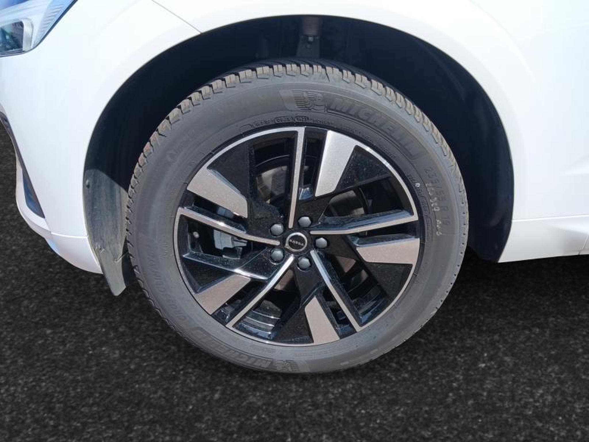 Volvo XC60 B5 Core FACELIFT / Essence (2025) - Photo 14