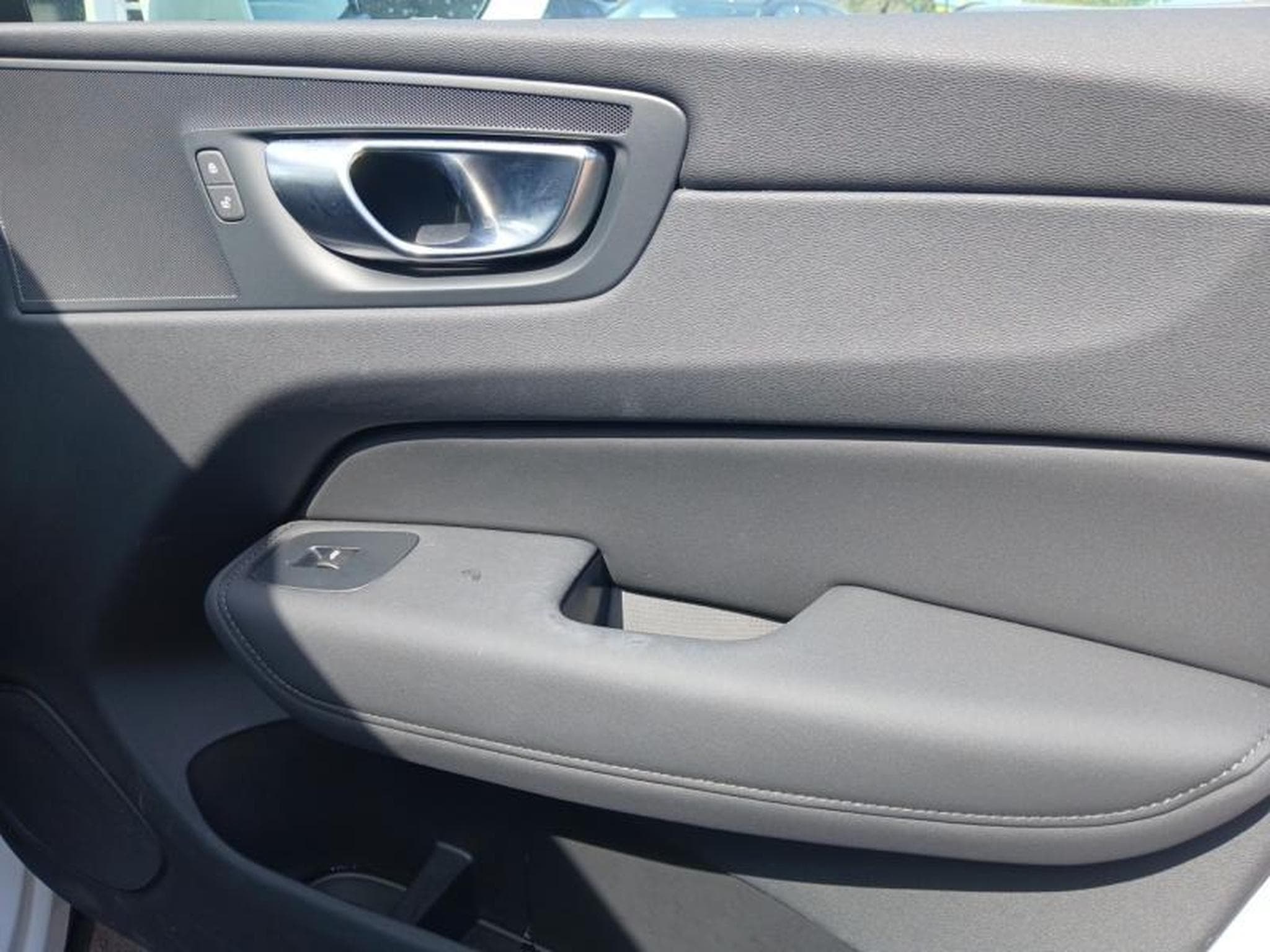 Volvo XC60 B5 Core FACELIFT / Essence (2025) - Photo 21