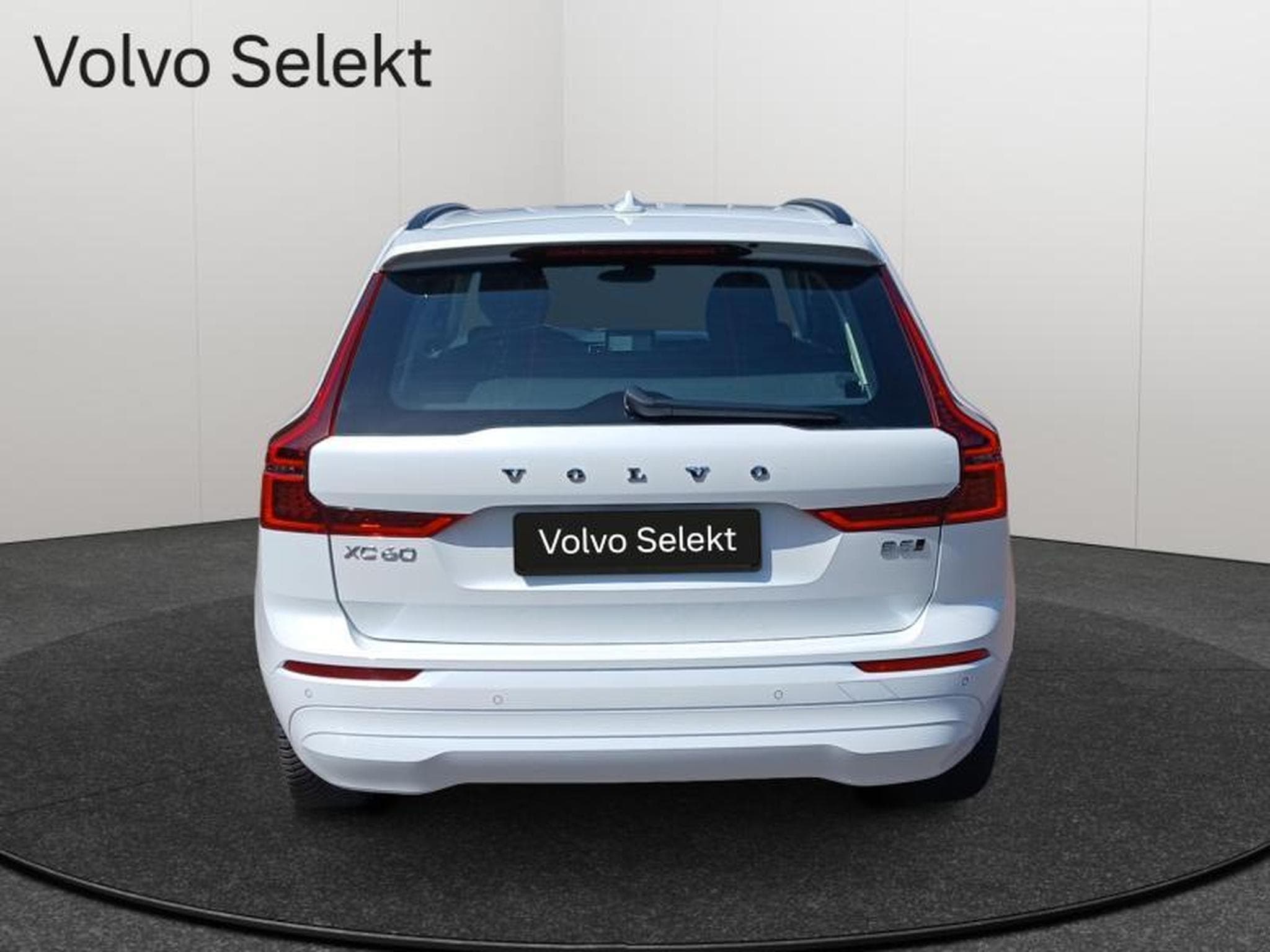 Volvo XC60 B5 Core FACELIFT / Essence (2025) - Photo 6