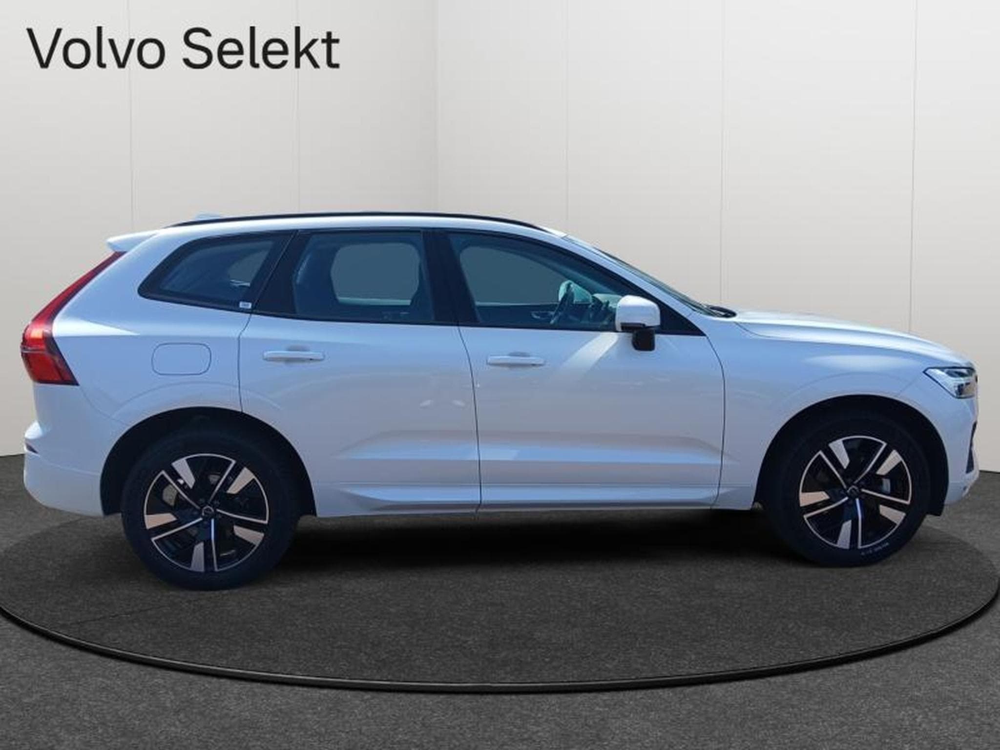Volvo XC60 B5 Core FACELIFT / Essence (2025) - Photo 7