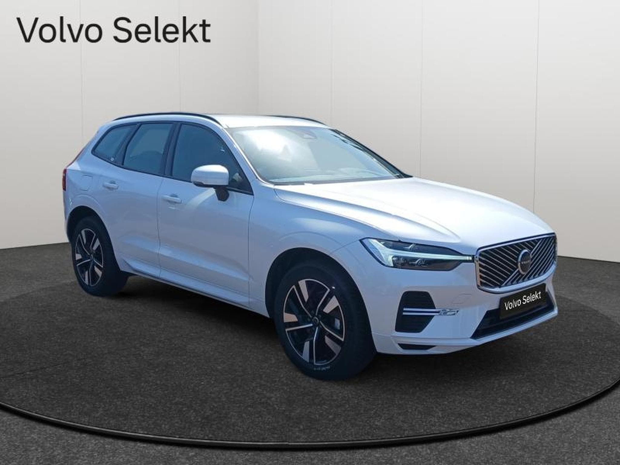 Volvo XC60 B5 Core FACELIFT / Essence (2025) - Photo 8