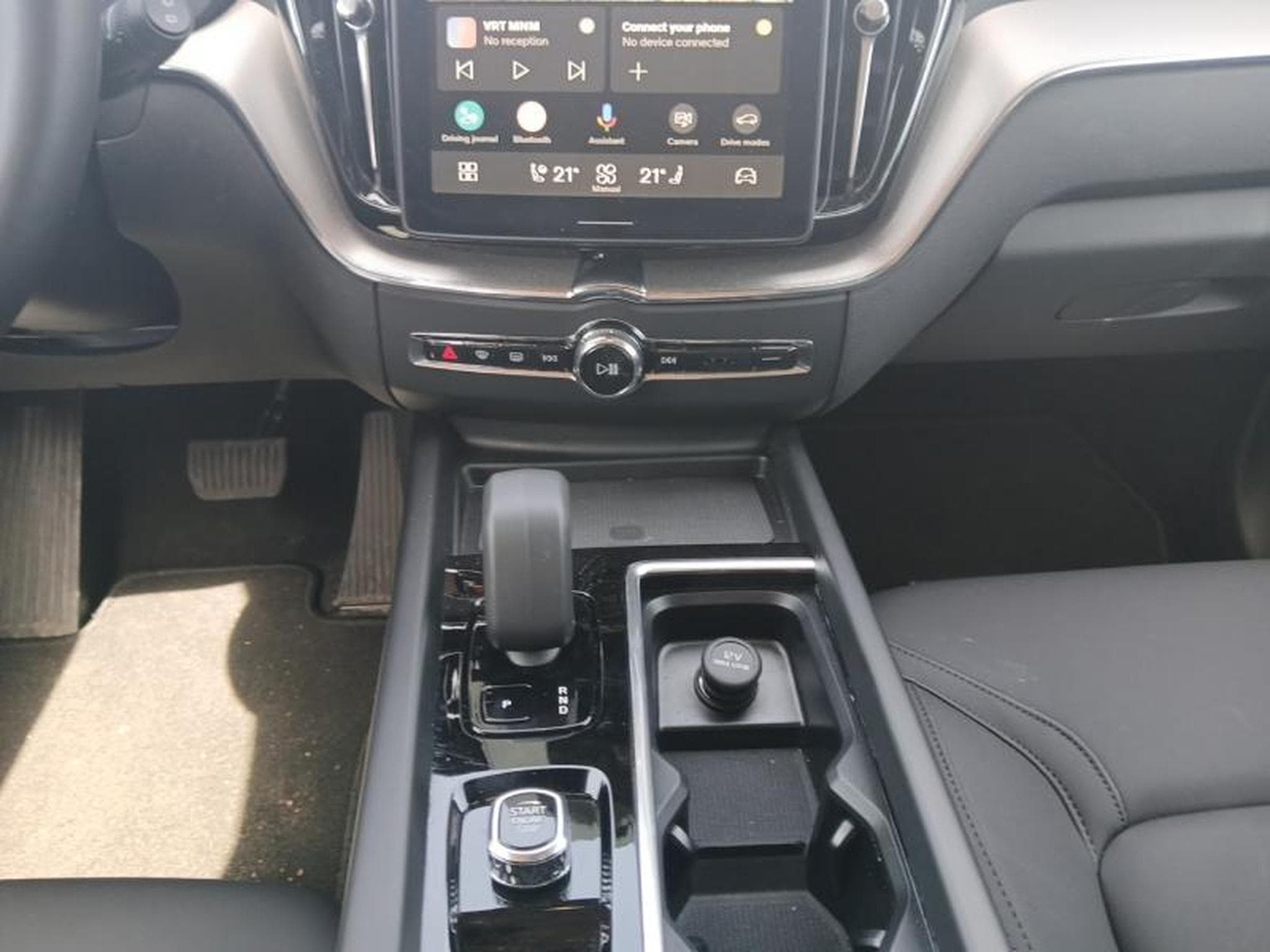 Volvo XC60 B5 Core FACELIFT / Essence (2025) - Photo 11
