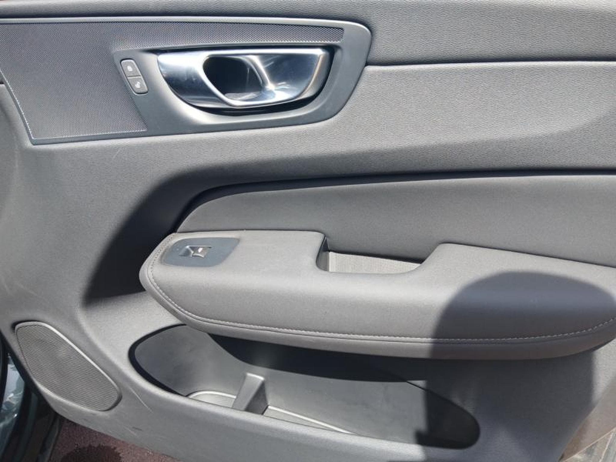 Volvo XC60 B5 Core FACELIFT / Essence (2025) - Photo 21