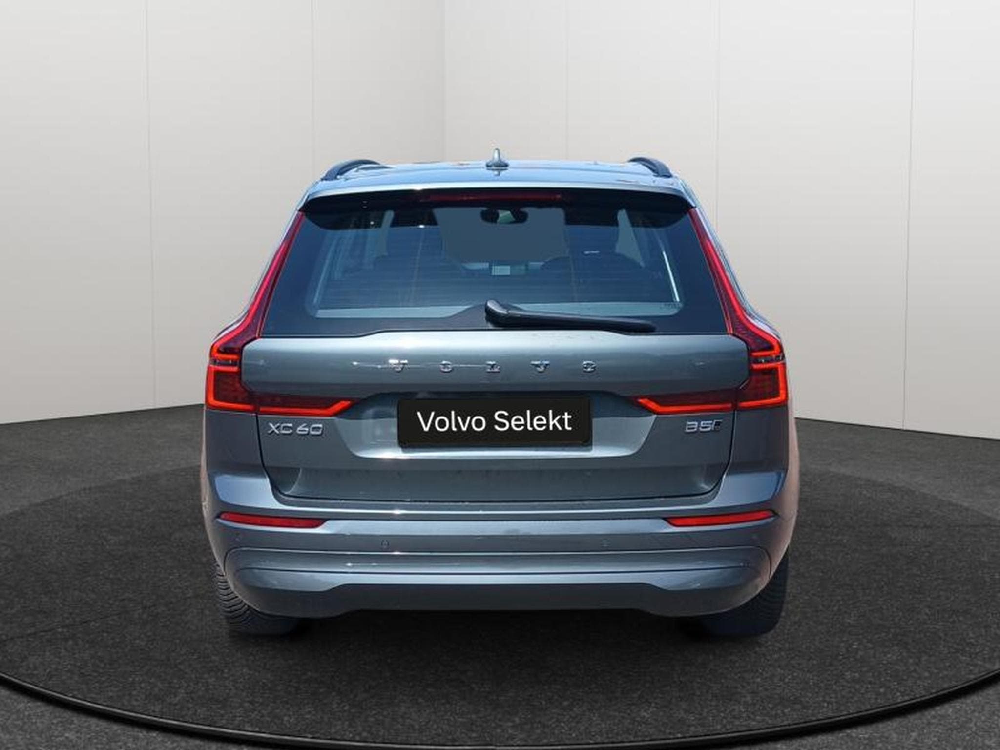 Volvo XC60 B5 Core FACELIFT / Essence (2025) - Photo 4