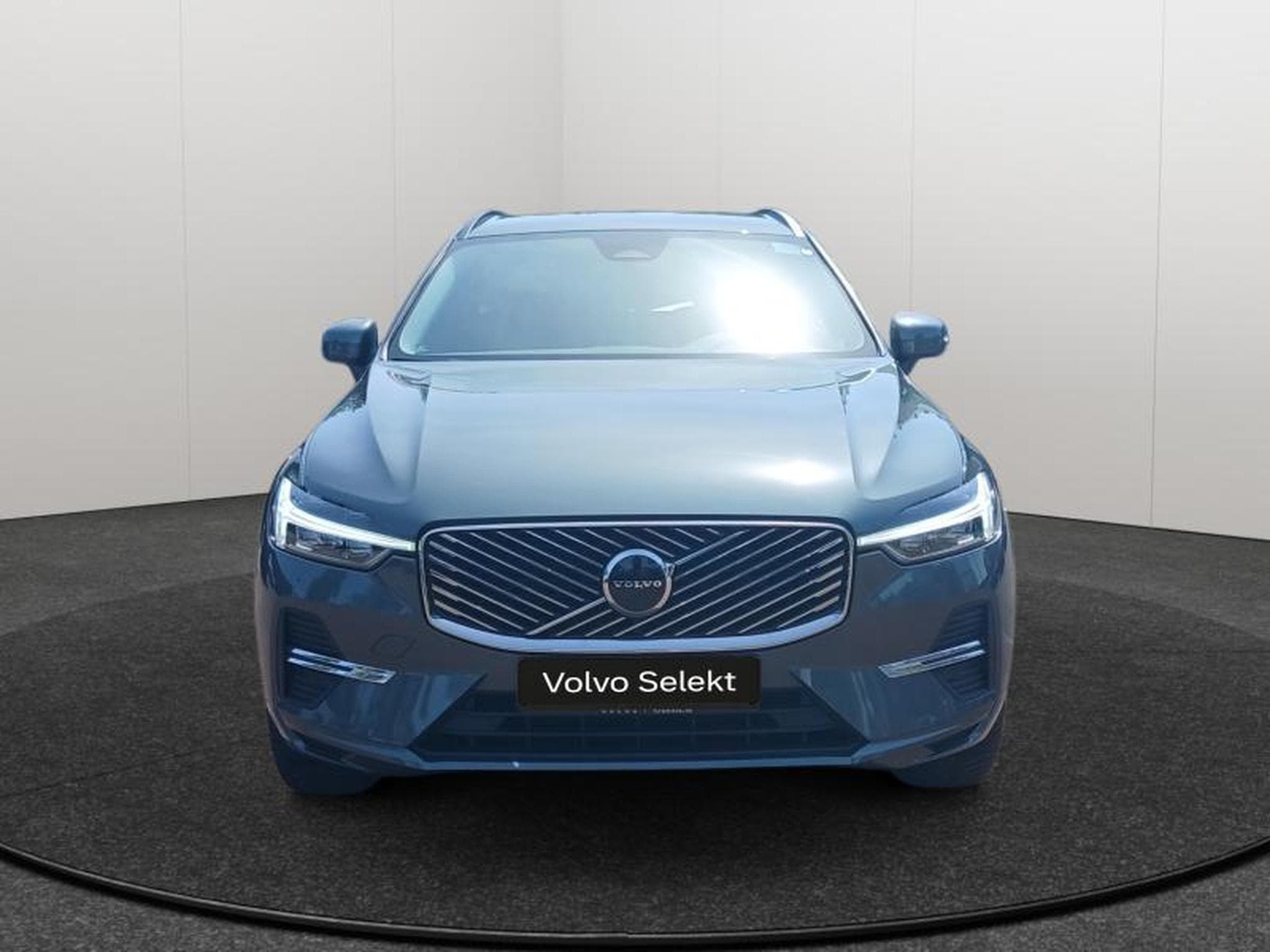 Volvo XC60 B5 Core FACELIFT / Essence (2025) - Photo 8
