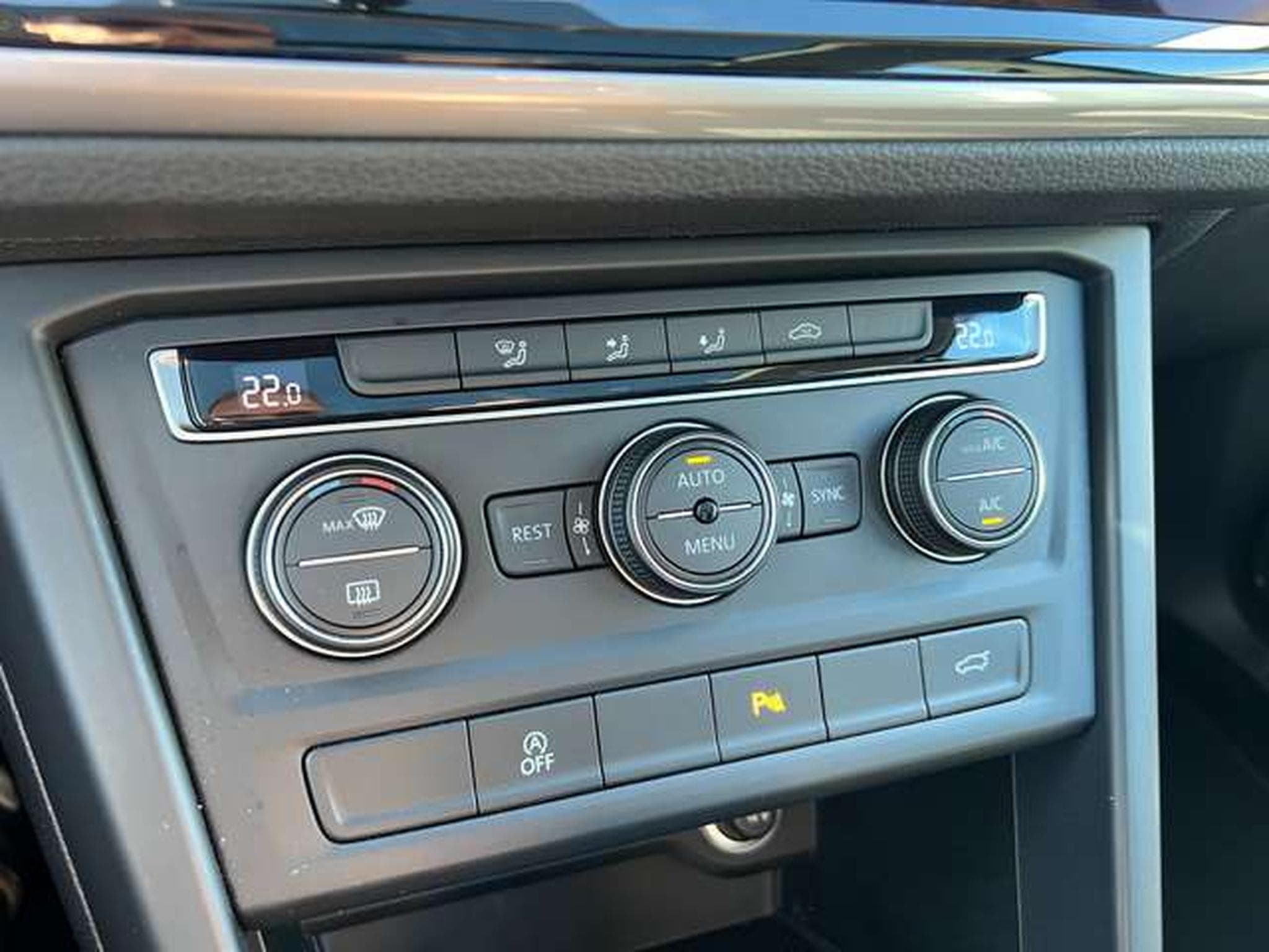 VW Touran 2.0 DIESEL 122 CV (2022) - Photo 12