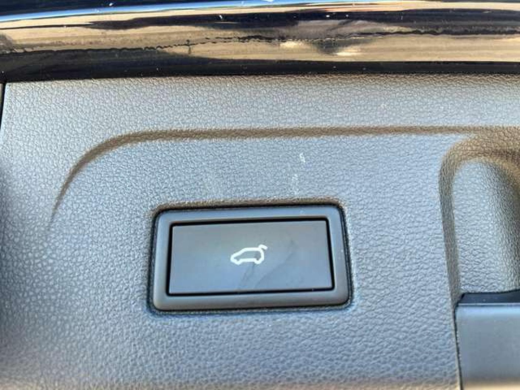 VW Touran 2.0 DIESEL 122 CV (2022) - Photo 17