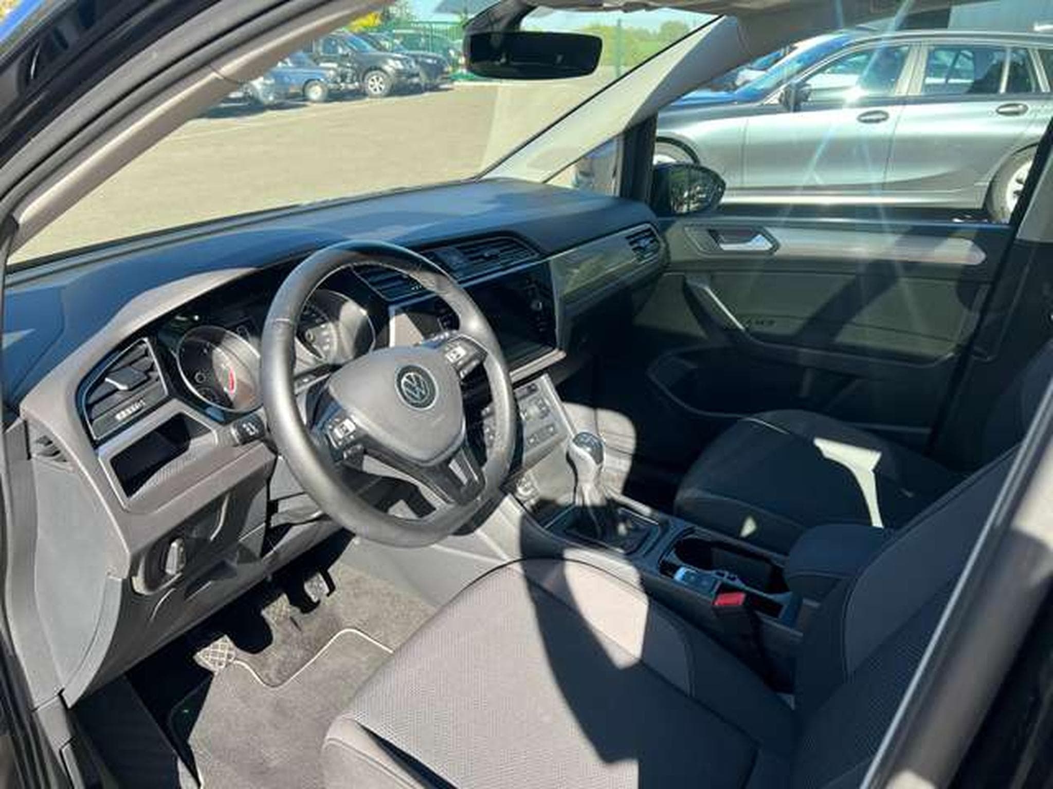 VW Touran 2.0 DIESEL 122 CV (2022) - Photo 5