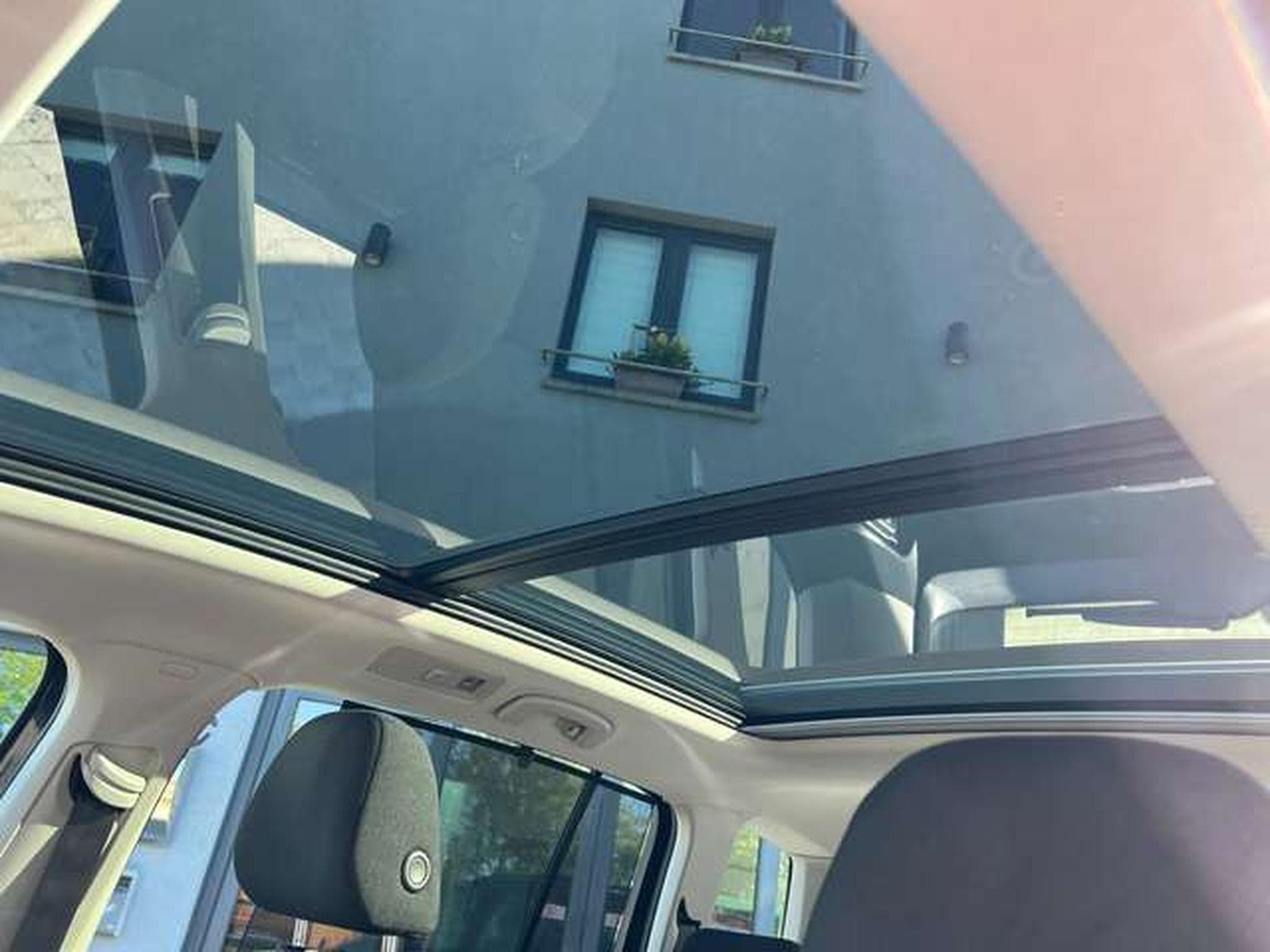 VW Touran 2.0 DIESEL 122 CV (2022) - Photo 7