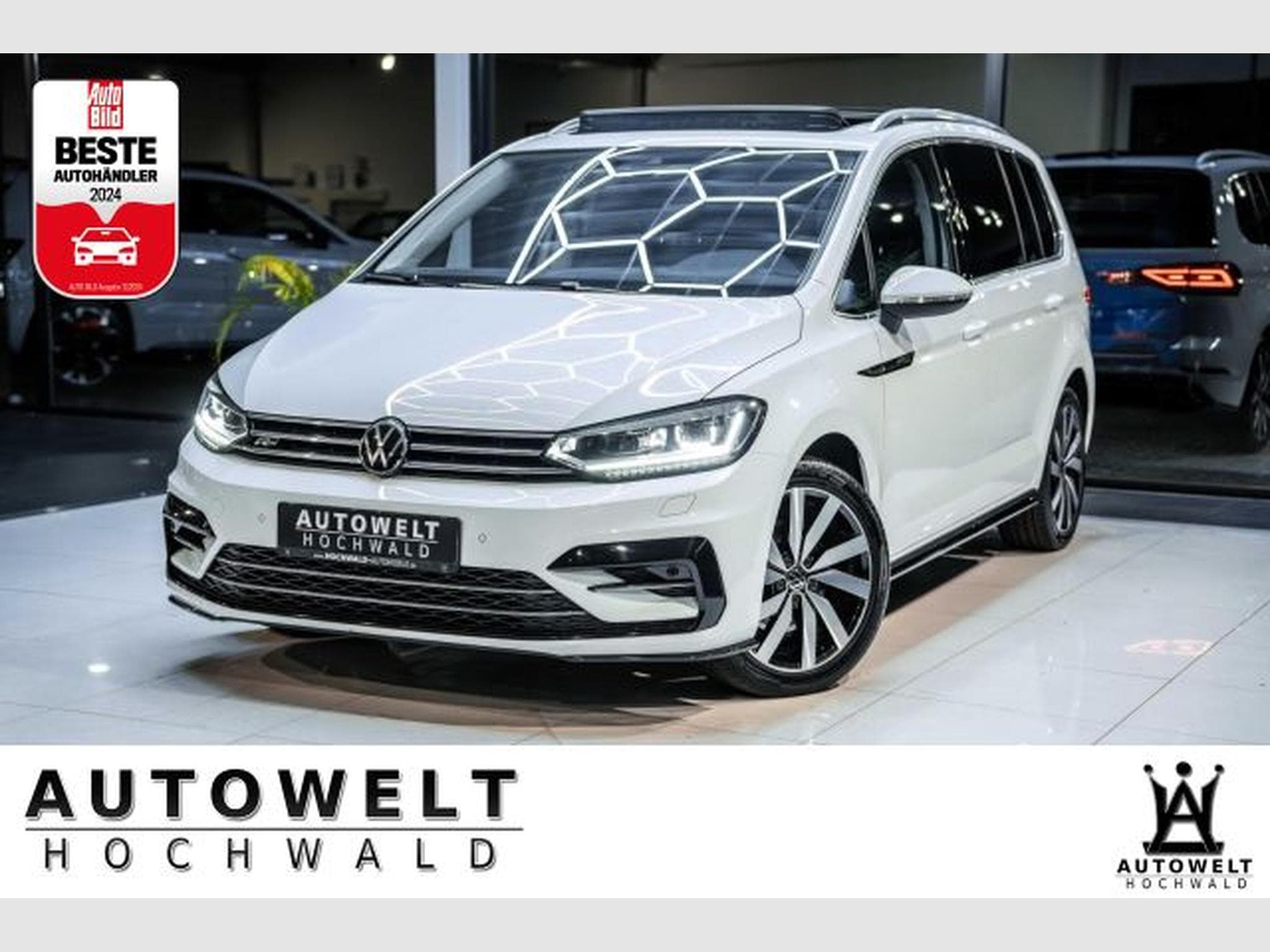 VW Touran Touran 1.5 TSI DSG R-Line NAVI RFK ACC LED PANO (2021) - Photo 1