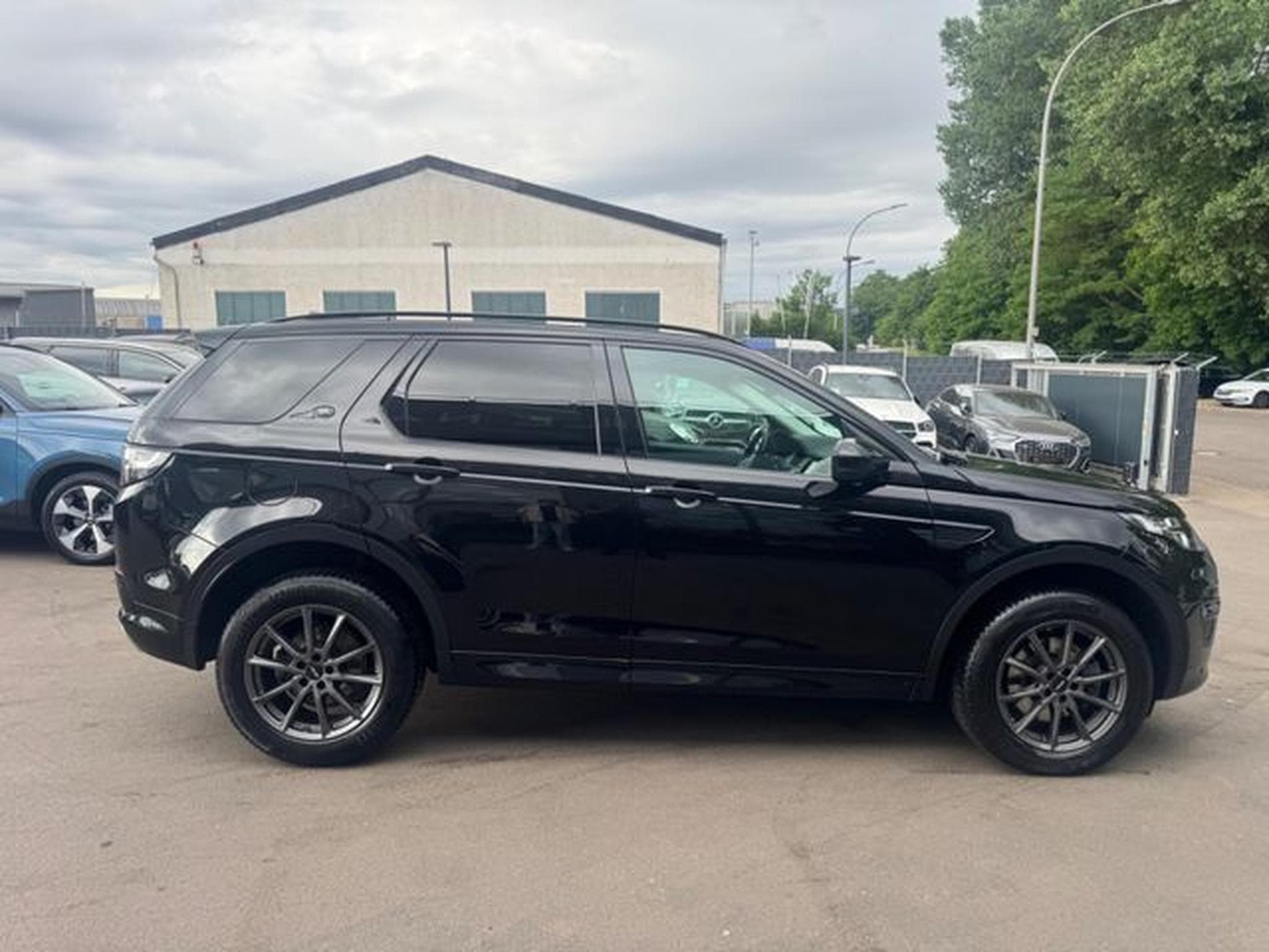 Land-Rover Discovery DISCOVERY SPORT SE AWD *BLACK PACK*AUT*NAVI* (2019) - Photo 13