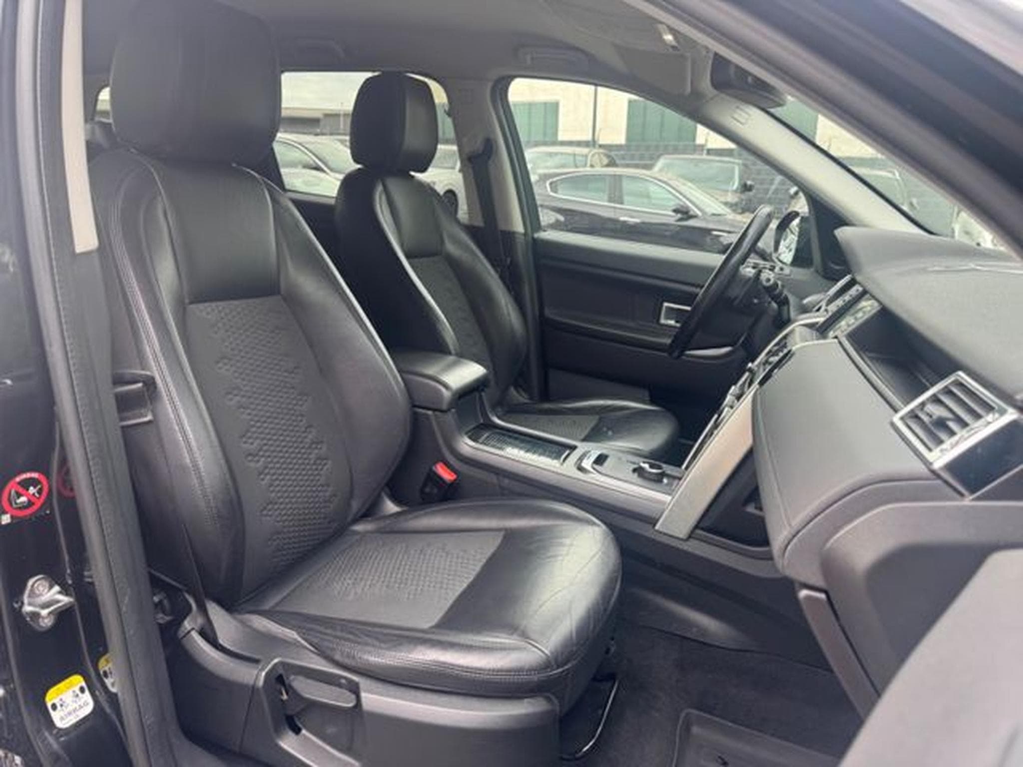 Land-Rover Discovery DISCOVERY SPORT SE AWD *BLACK PACK*AUT*NAVI* (2019) - Photo 14