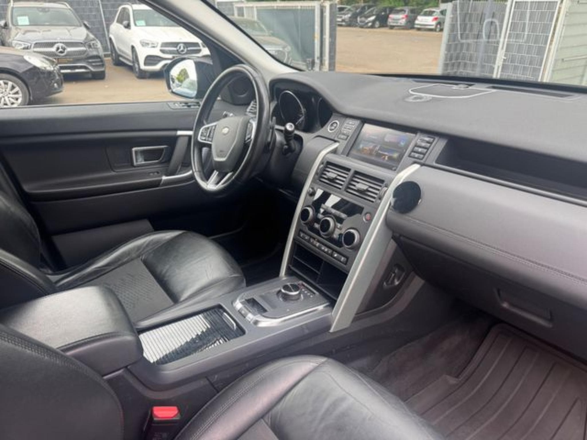 Land-Rover Discovery DISCOVERY SPORT SE AWD *BLACK PACK*AUT*NAVI* (2019) - Photo 15