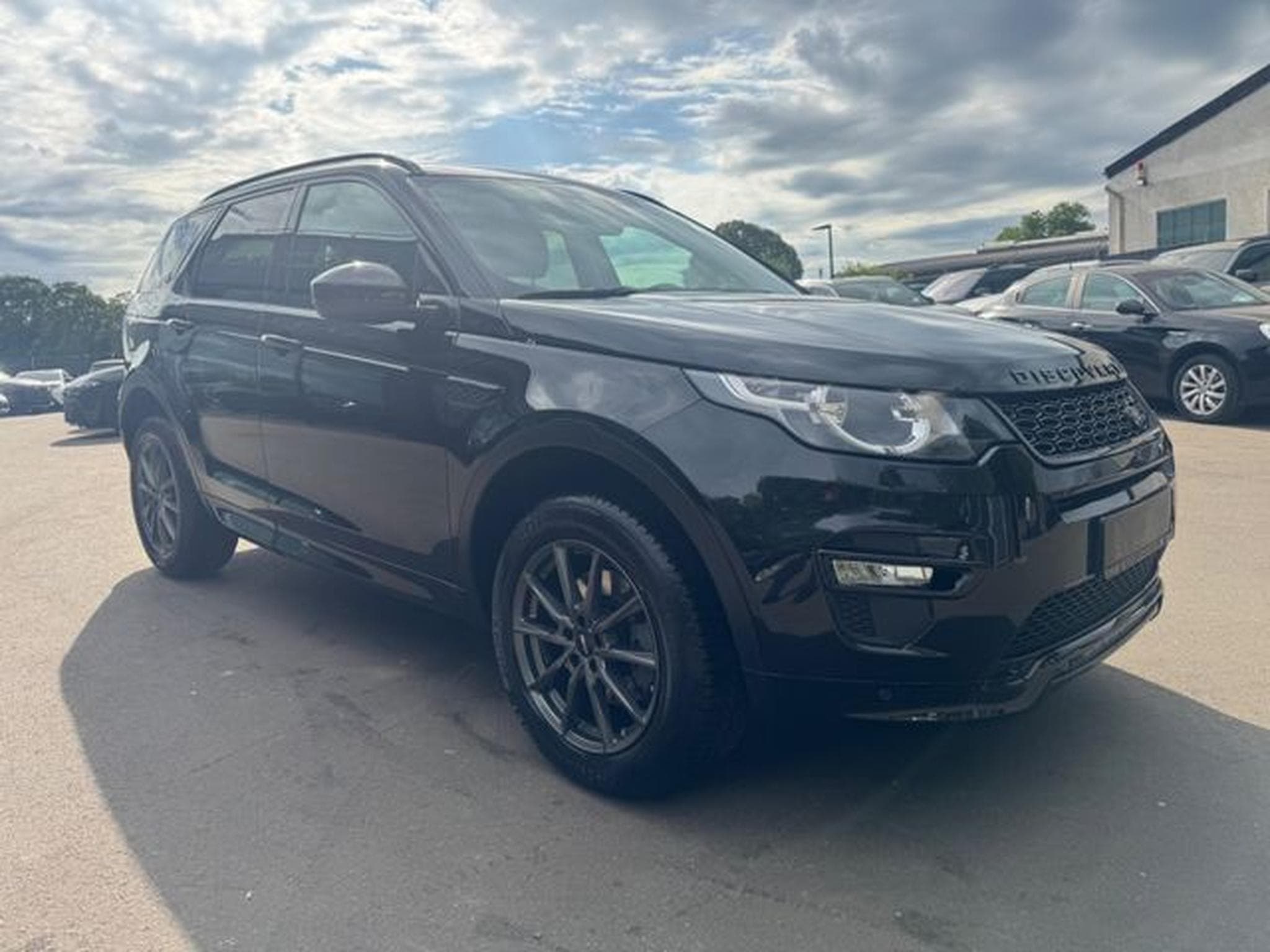 Land-Rover Discovery DISCOVERY SPORT SE AWD *BLACK PACK*AUT*NAVI* (2019) - Photo 4