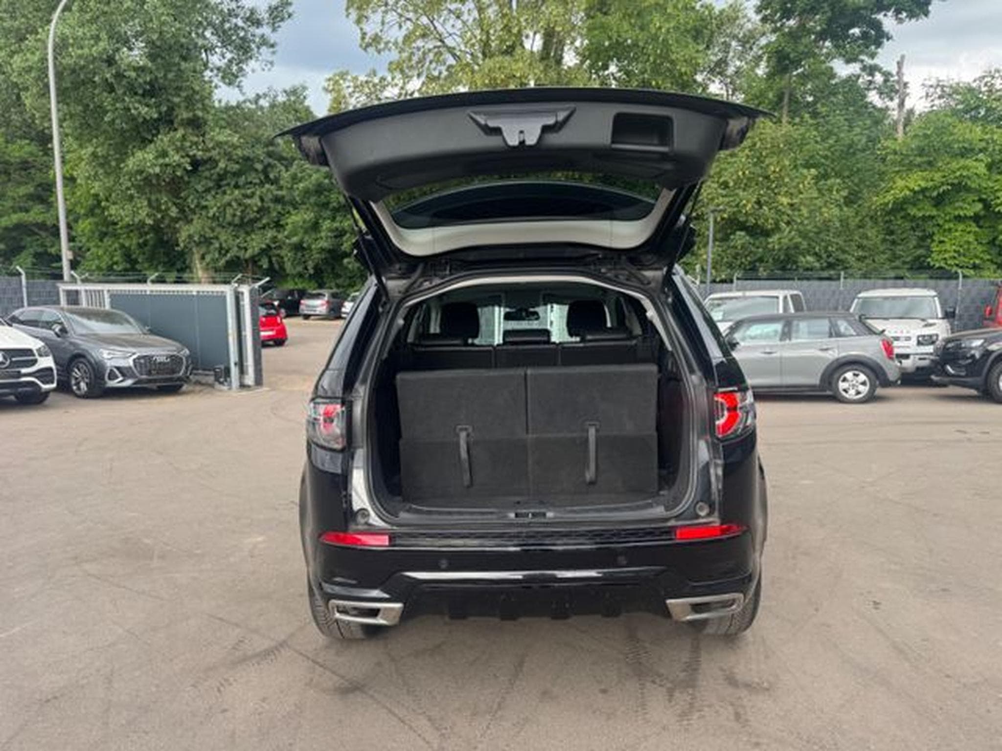 Land-Rover Discovery DISCOVERY SPORT SE AWD *BLACK PACK*AUT*NAVI* (2019) - Photo 9