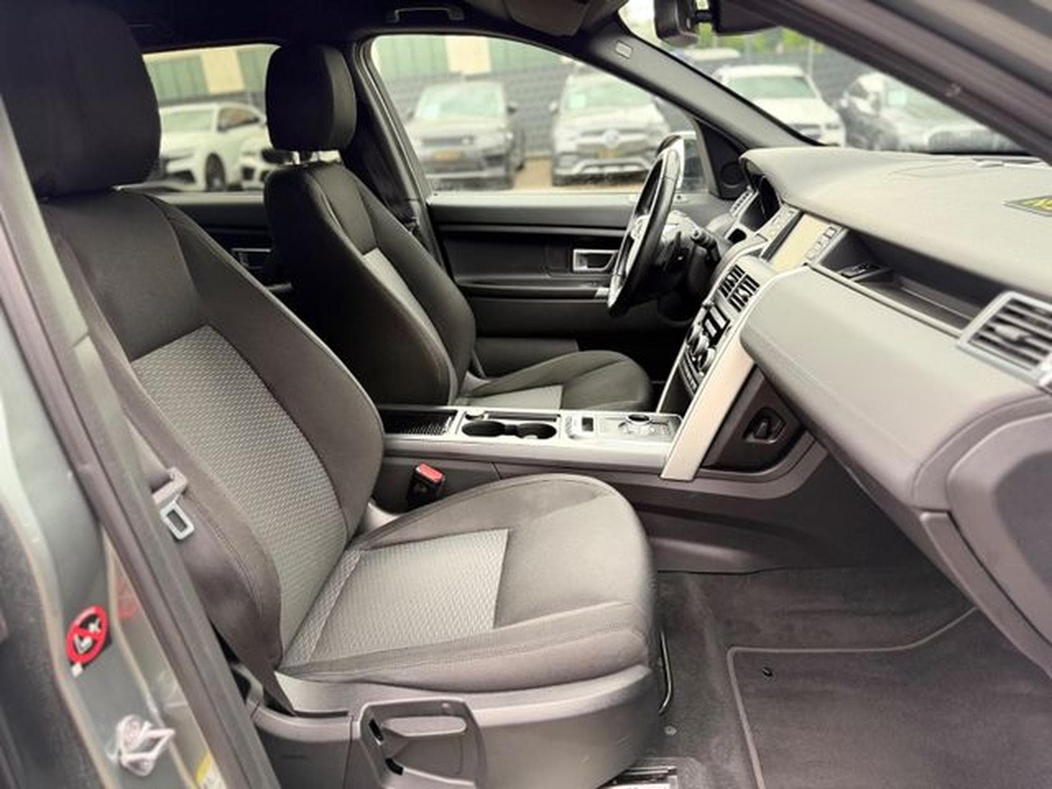 Land-Rover Discovery DISCOVERY SPORT SE AWD*AUT*XENON*AHK*NAVI*MERIDA (2015) - Photo 13