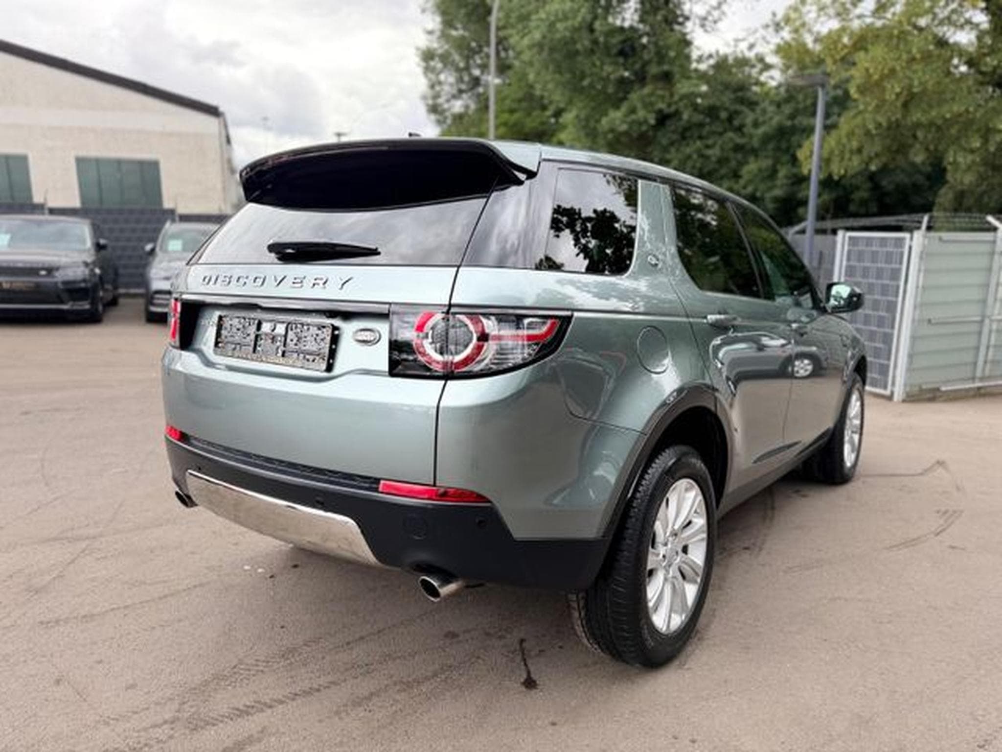 Land-Rover Discovery DISCOVERY SPORT SE AWD*AUT*XENON*AHK*NAVI*MERIDA (2015) - Photo 6
