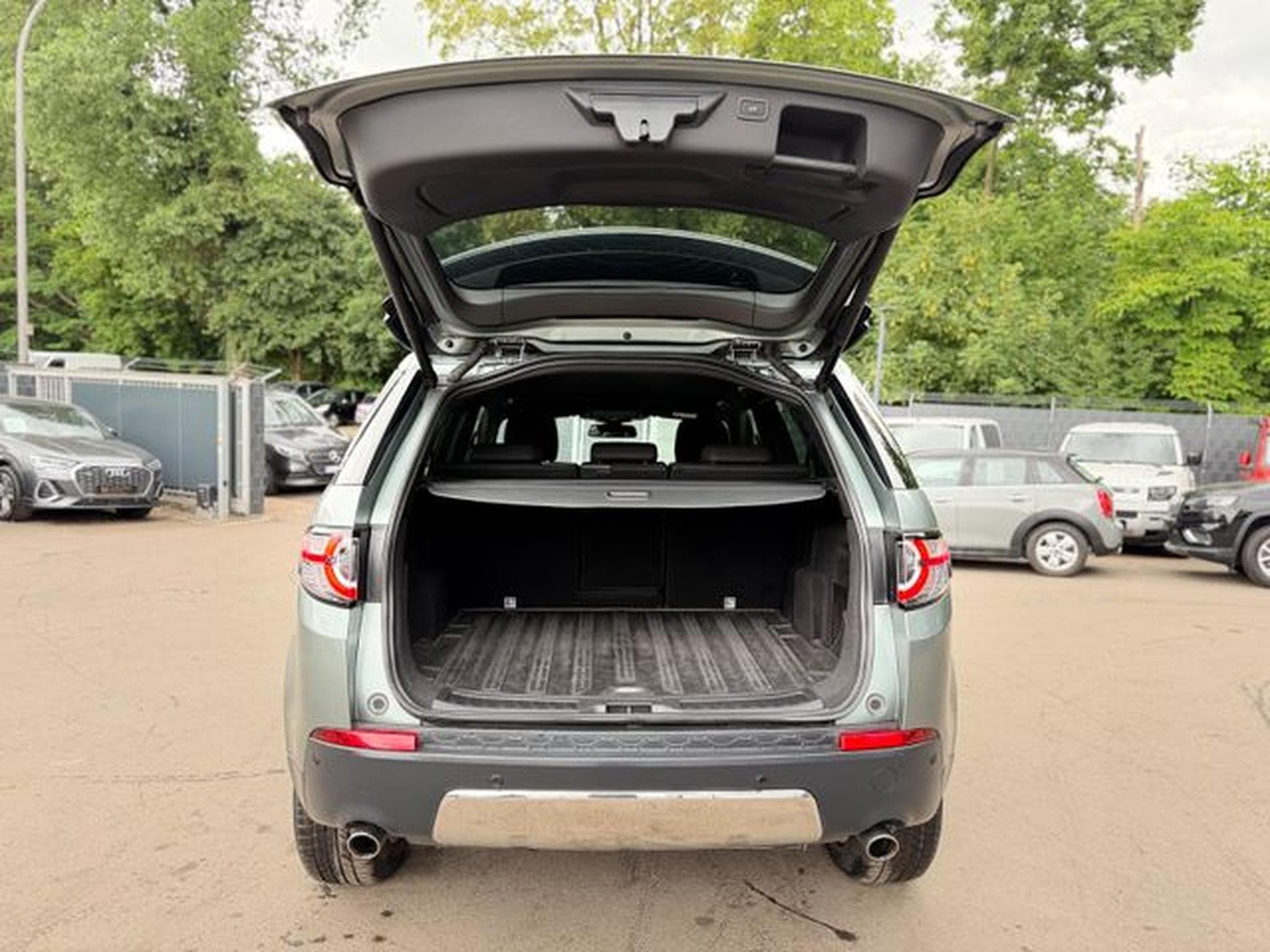 Land-Rover Discovery DISCOVERY SPORT SE AWD*AUT*XENON*AHK*NAVI*MERIDA (2015) - Photo 7