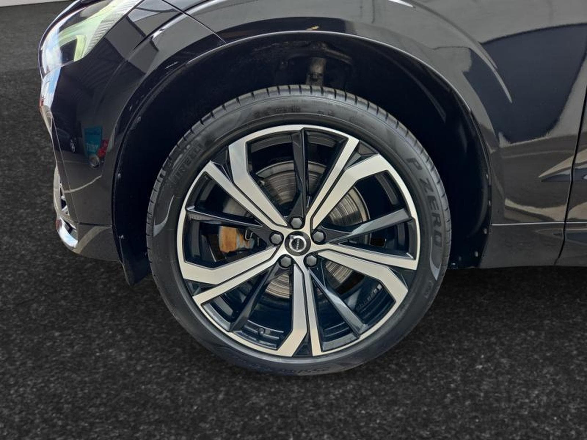 Volvo XC60 B4 Plus Dark / Essence (2024) - Photo 14