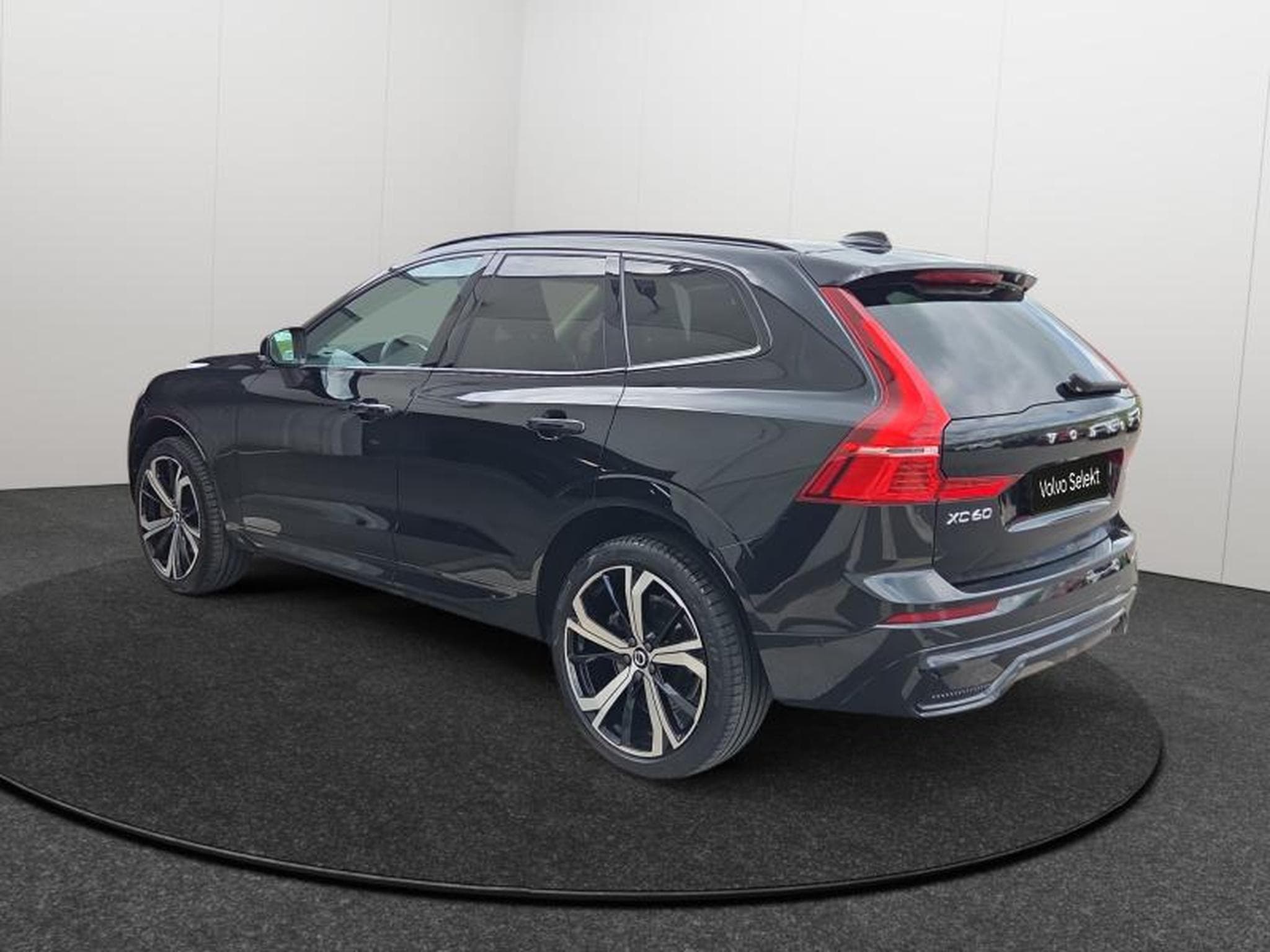Volvo XC60 B4 Plus Dark / Essence (2024) - Photo 3
