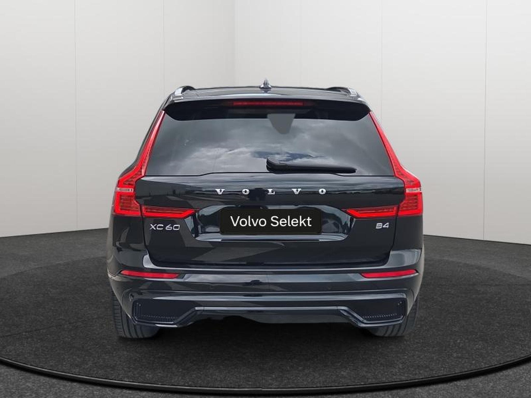 Volvo XC60 B4 Plus Dark / Essence (2024) - Photo 4