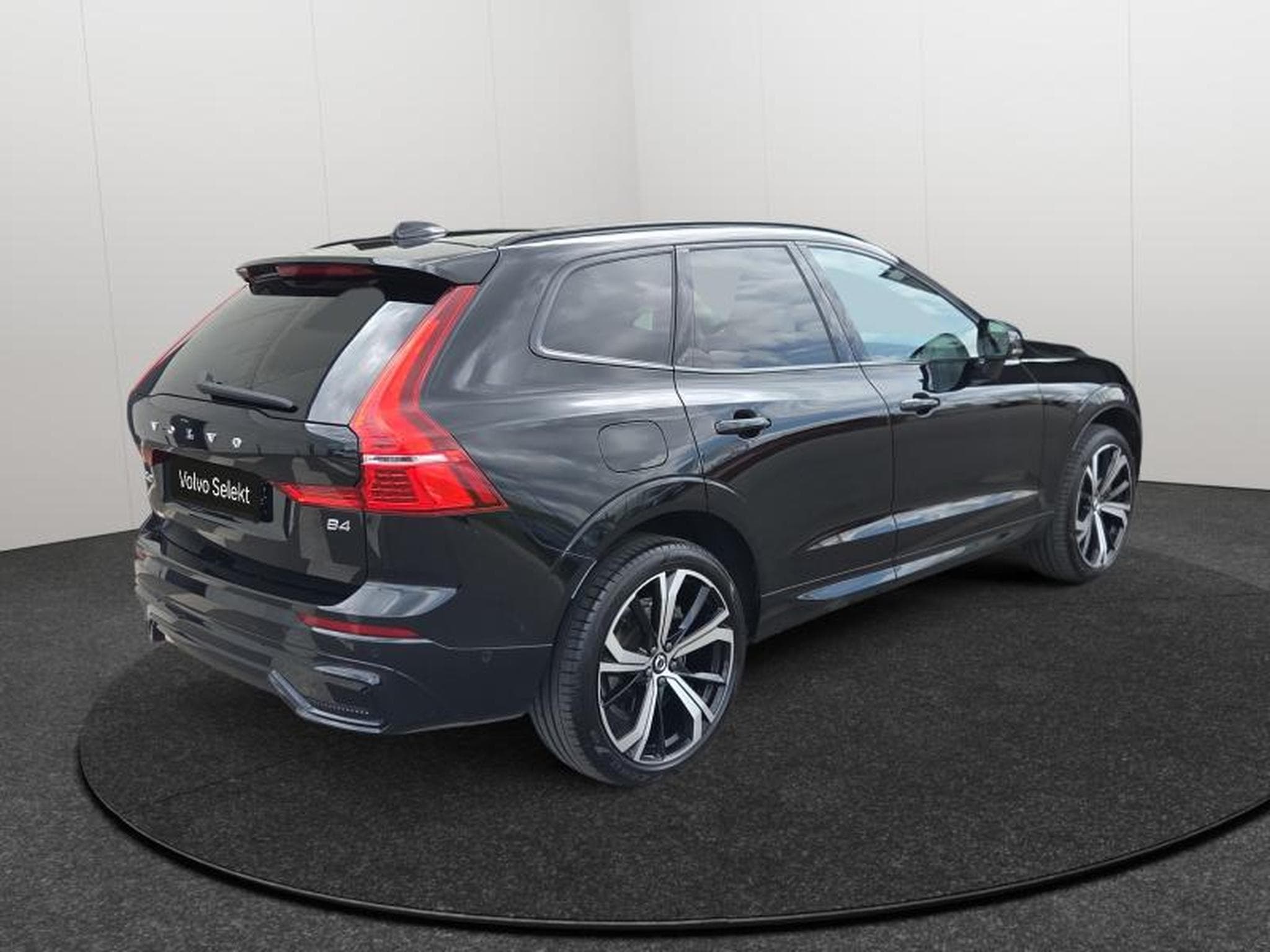 Volvo XC60 B4 Plus Dark / Essence (2024) - Photo 5