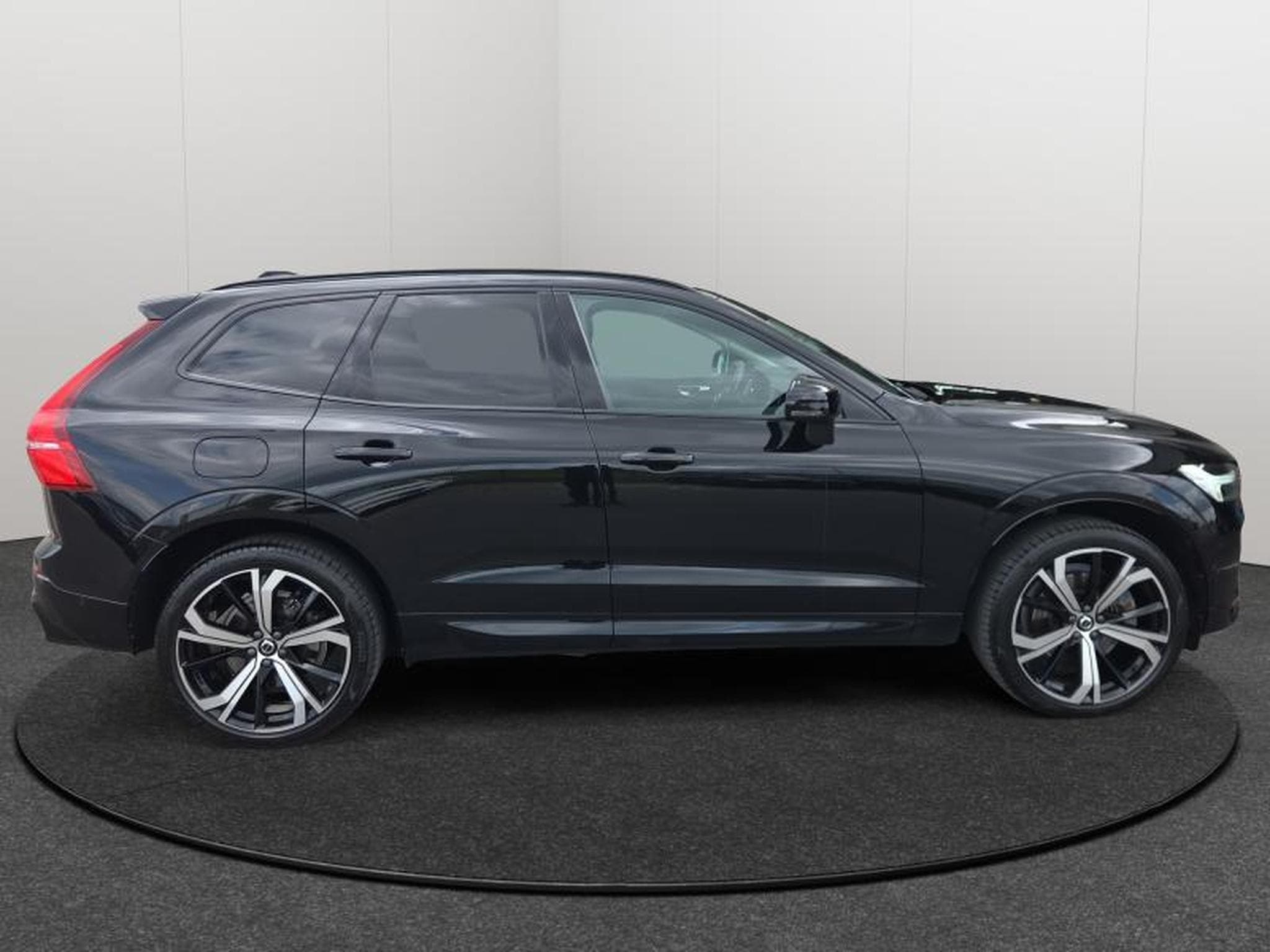Volvo XC60 B4 Plus Dark / Essence (2024) - Photo 6