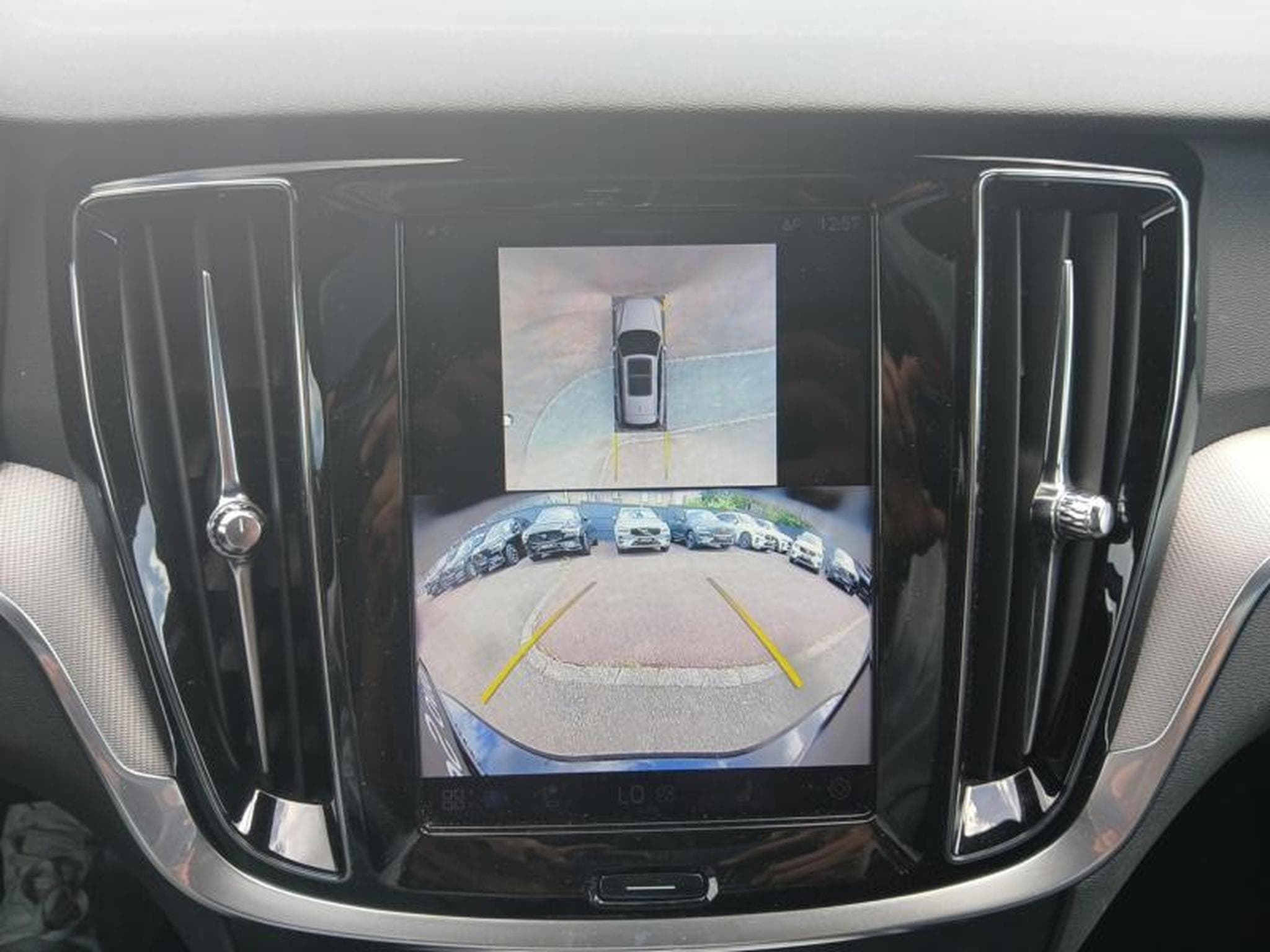 Volvo V60 B4 Plus Dark / Essence (2025) - Photo 17