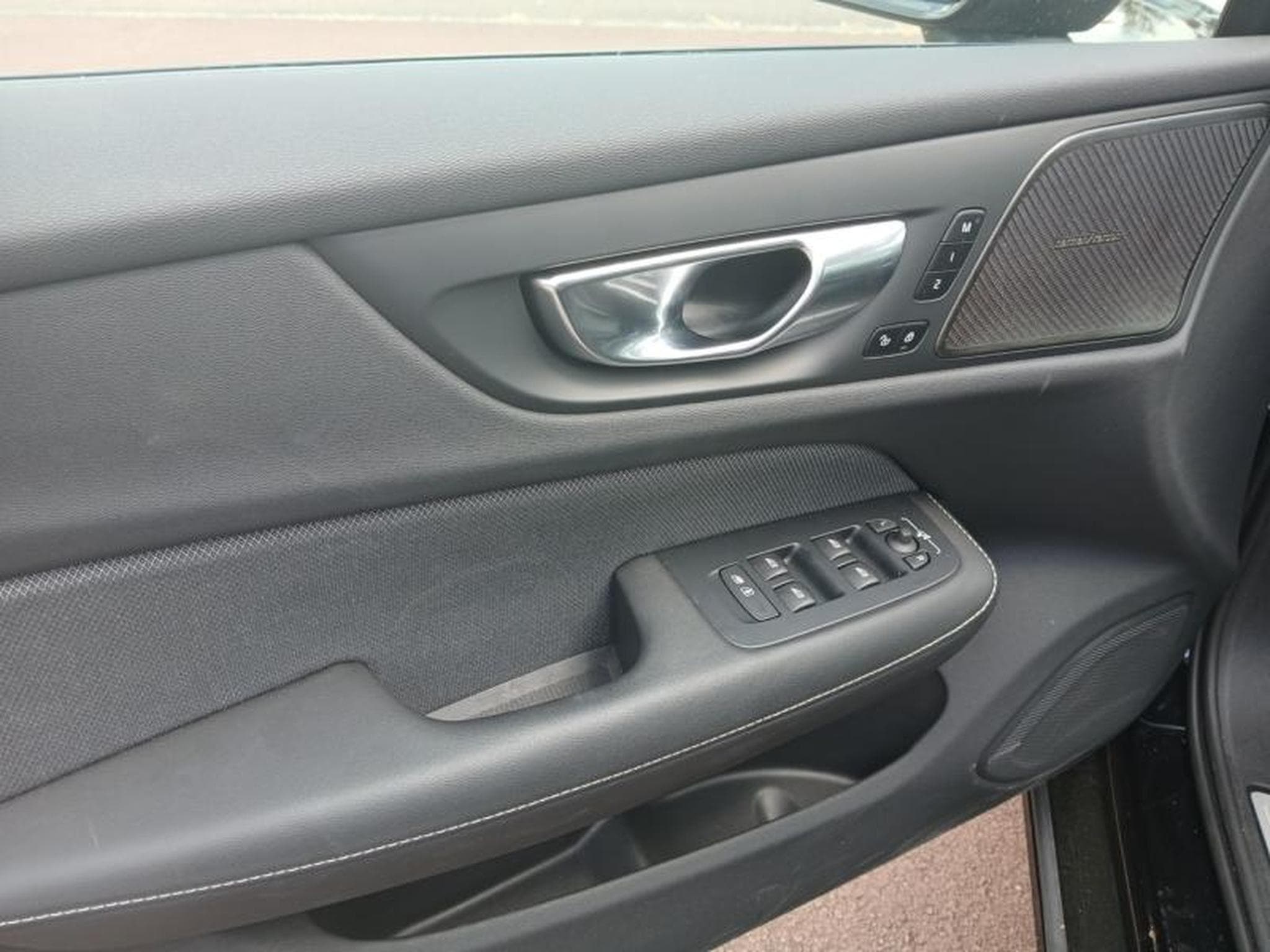 Volvo V60 B4 Plus Dark / Essence (2025) - Photo 20