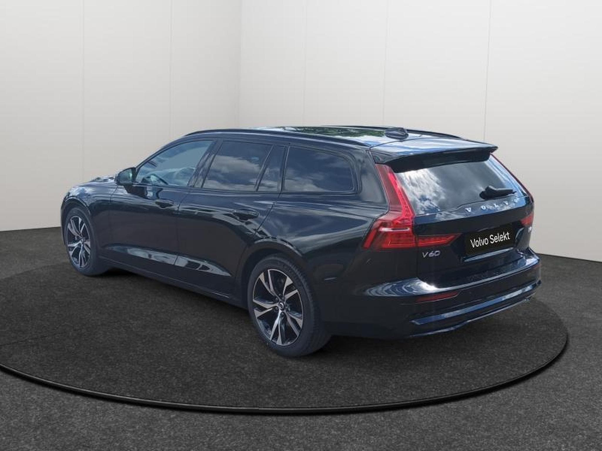 Volvo V60 B4 Plus Dark / Essence (2025) - Photo 3