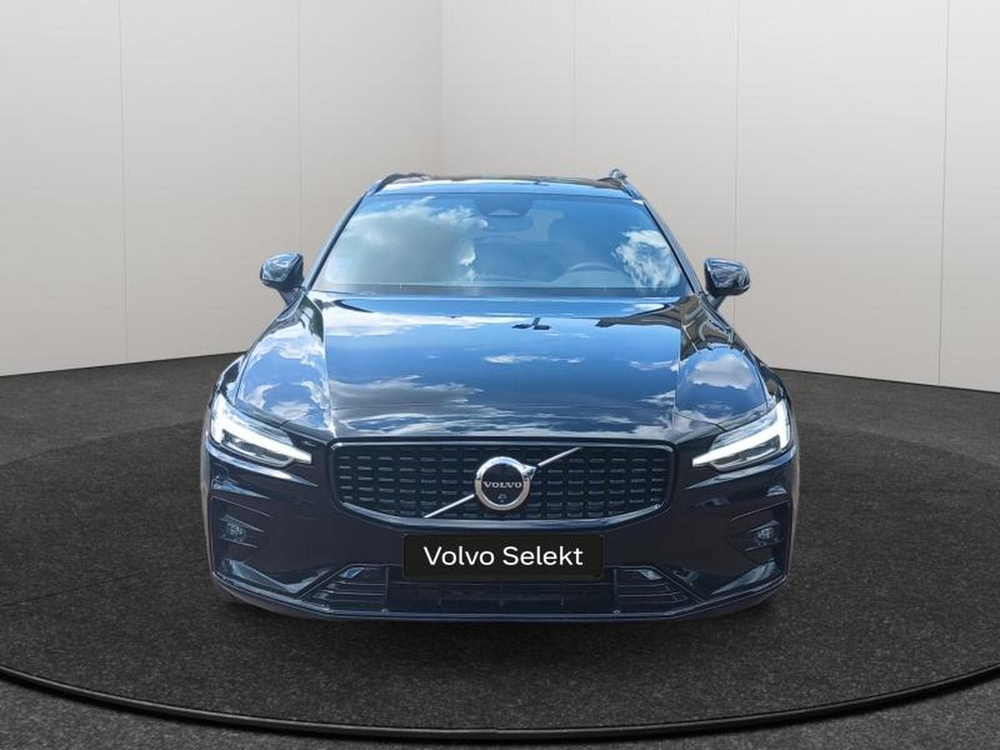 Volvo V60 B4 Plus Dark / Essence (2025) - Photo 8