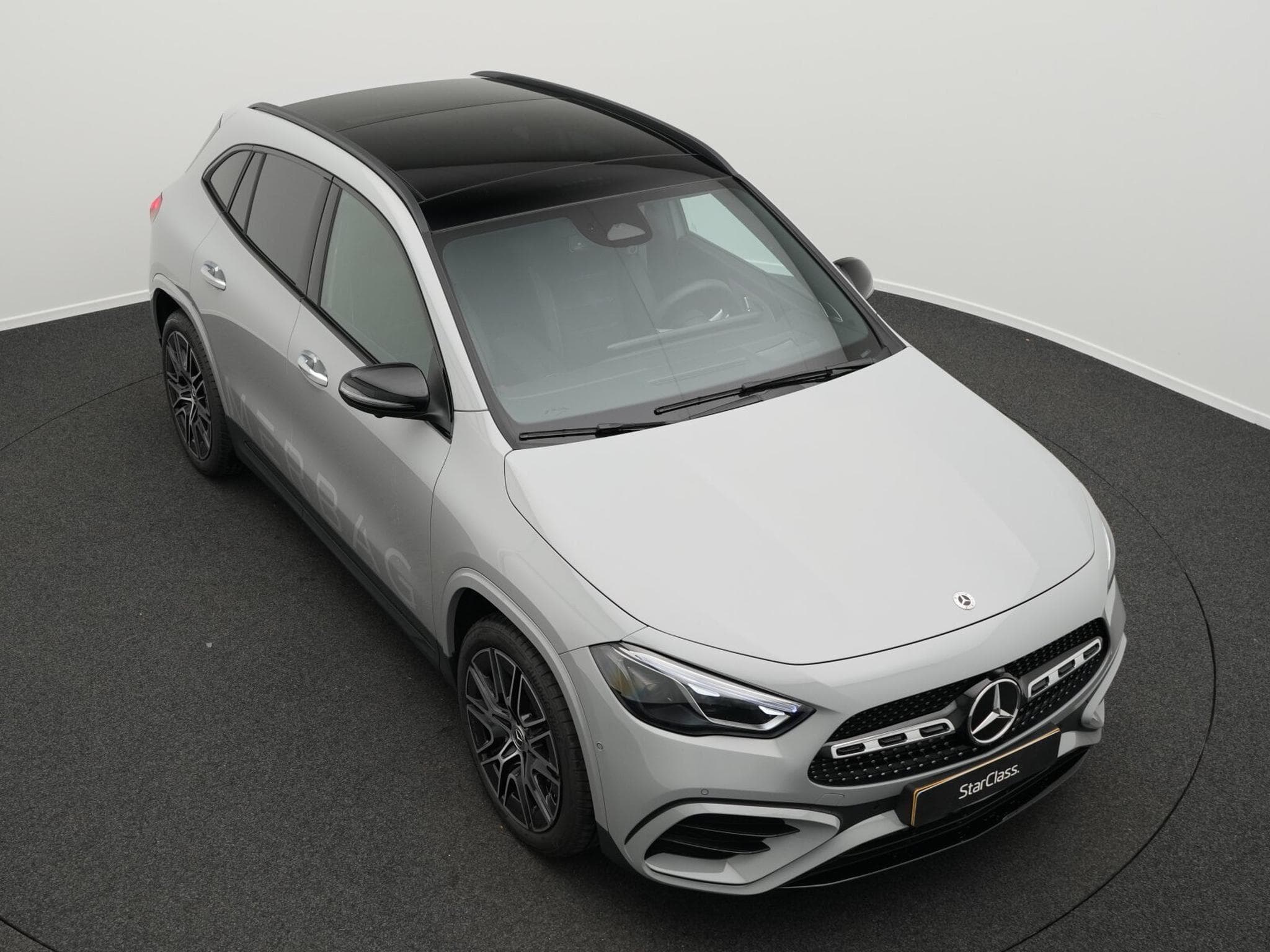 Mercedes GLA 180 AMG-Line (2025) - Photo 10