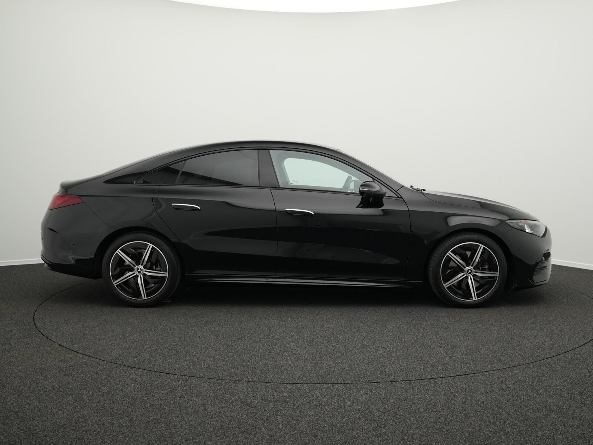 Mercedes CLA 200 verfügbar mit ca.9.000km (2026) - Photo 5