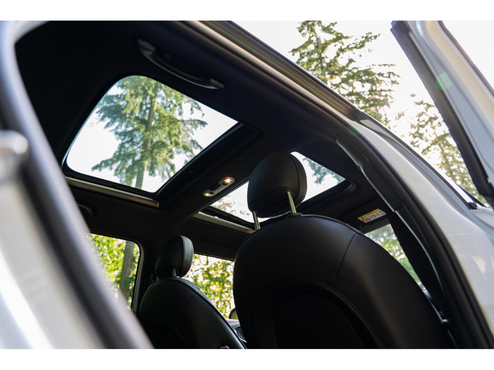 Mini Clubman John Cooper Works ALL4 - Edition Premium Plus - Toit ouvrant (2023) - Photo 11