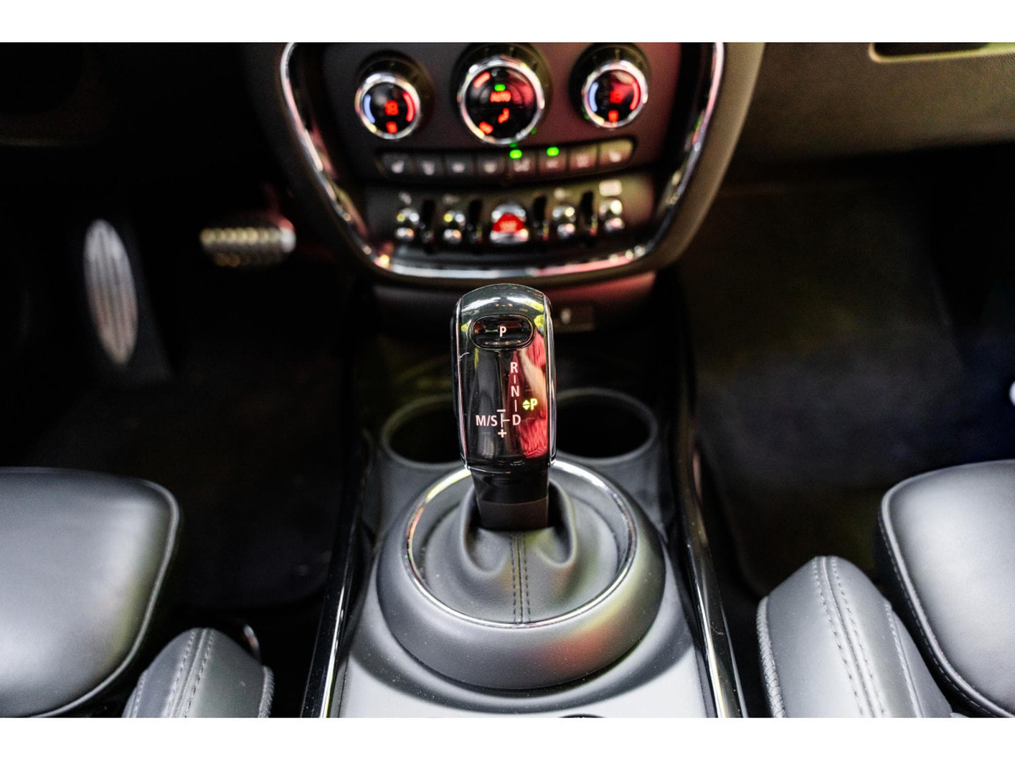 Mini Clubman John Cooper Works ALL4 - Edition Premium Plus - Toit ouvrant (2023) - Photo 12