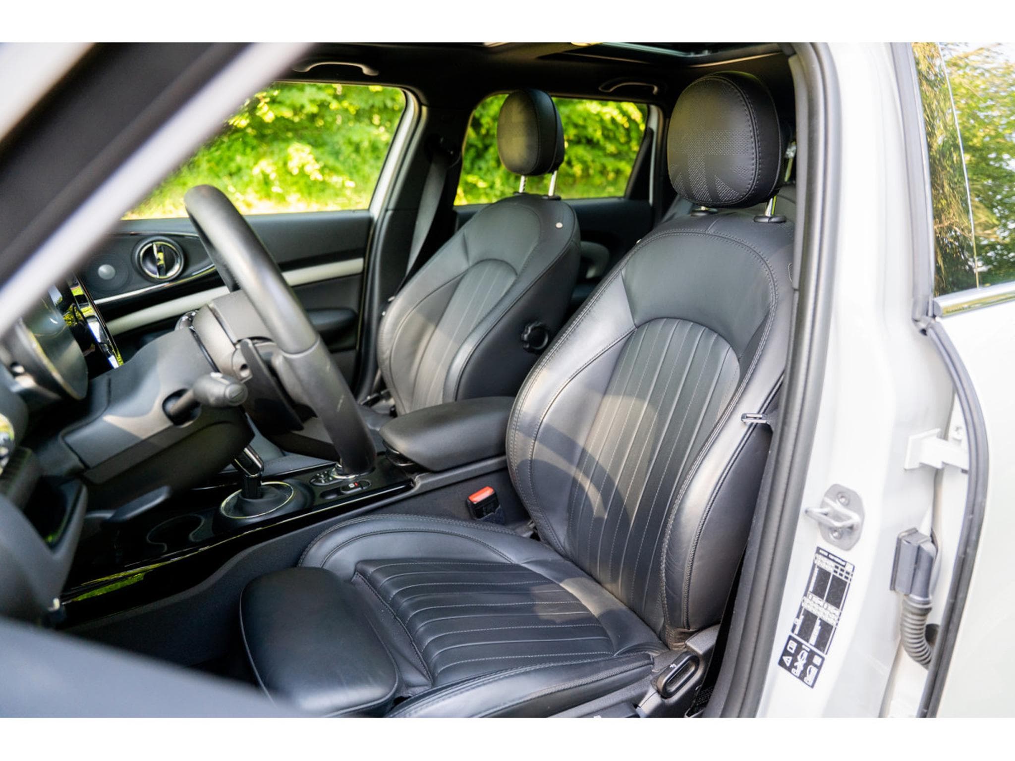 Mini Clubman John Cooper Works ALL4 - Edition Premium Plus - Toit ouvrant (2023) - Photo 9