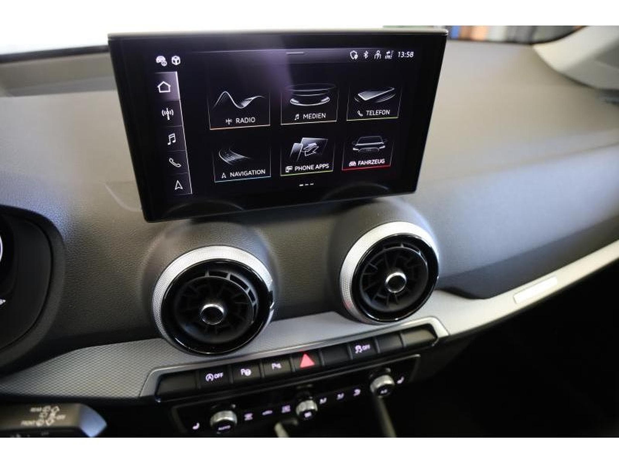 Audi Q2 S-Line (2026) - Photo 7