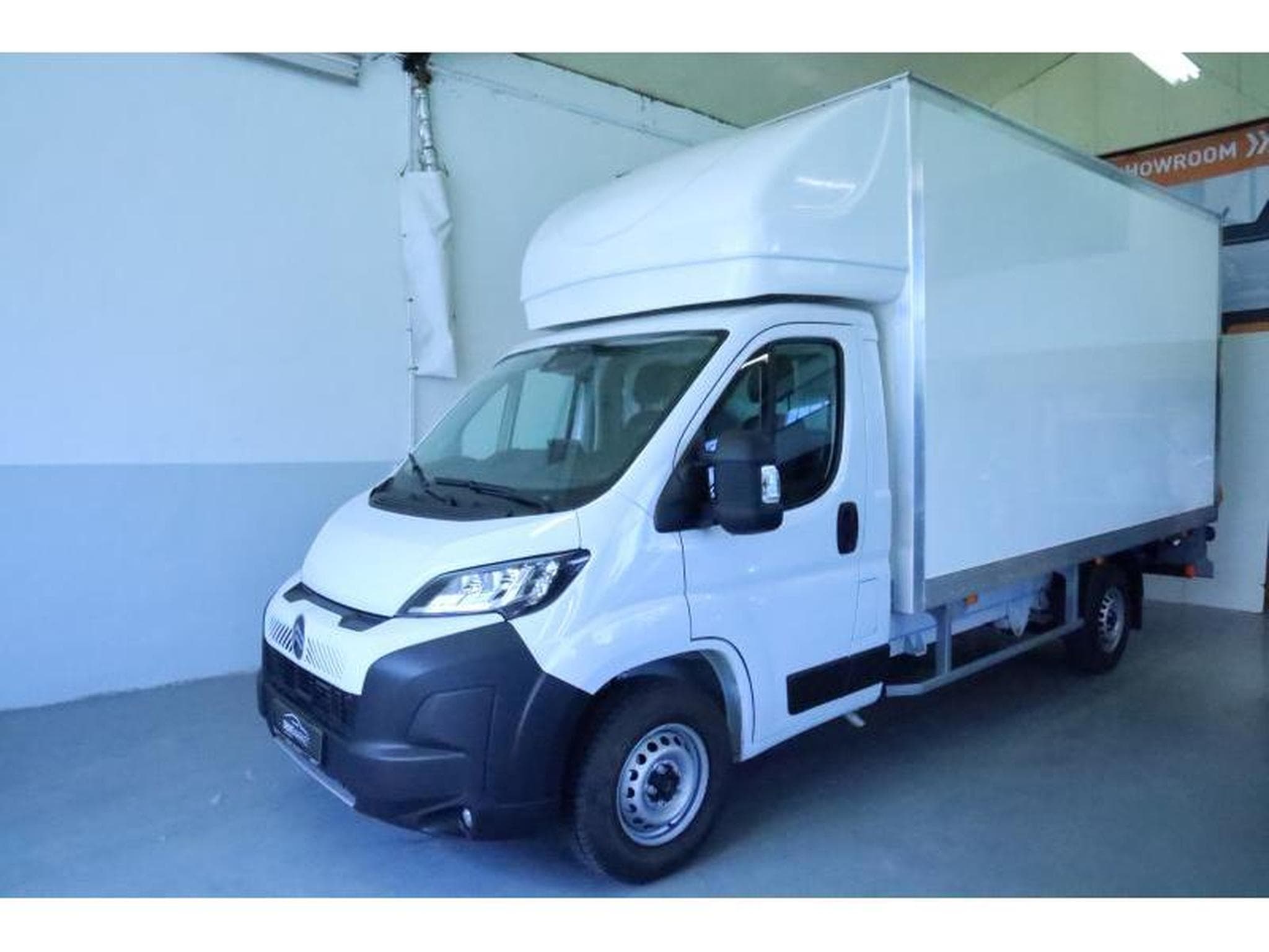 Citroen Jumper Cargo Box avec Hayon L4 3,5t (2026) - Photo 1
