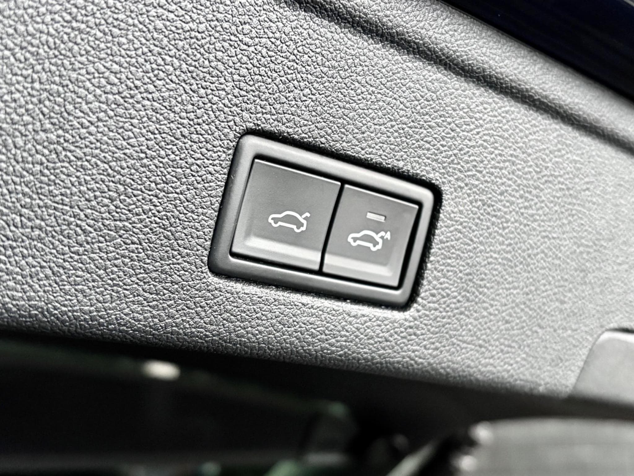 VW Touareg 3.0 R 4Motion eHybrid 462 CV ** Toit ouvrant ** Susp. pneuma (2022) - Photo 24
