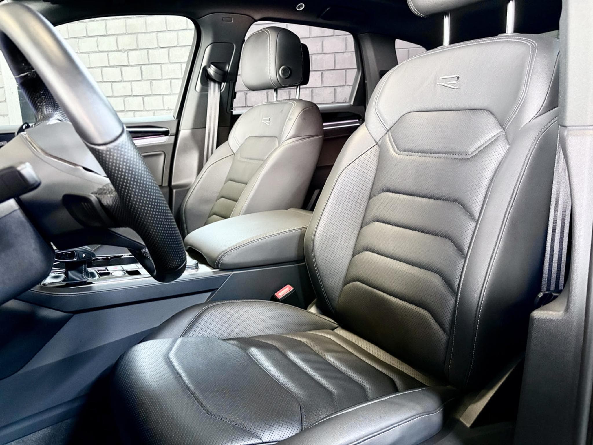 VW Touareg 3.0 R 4Motion eHybrid 462 CV ** Toit ouvrant ** Susp. pneuma (2022) - Photo 7