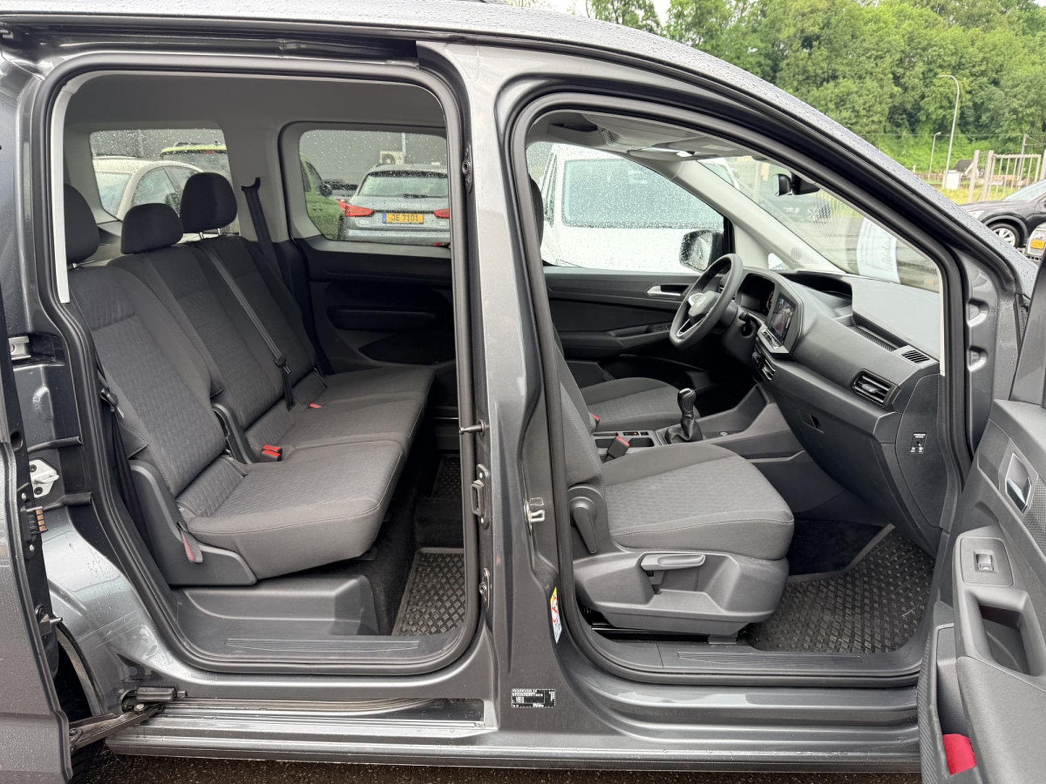 VW Caddy Life 2.0 TDI 122 cv Boîte manuelle 6 vitesses (2025) - Photo 3