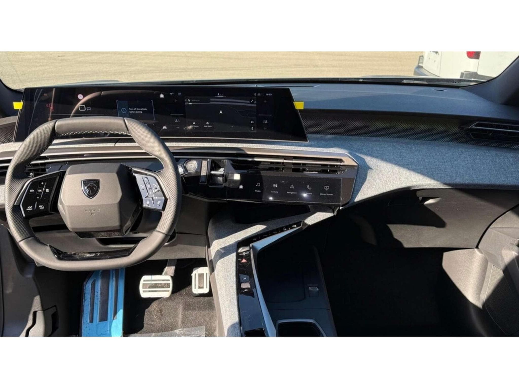 Peugeot 3008 Hybrid 145 e-DSC6 GT (2025) - Photo 6