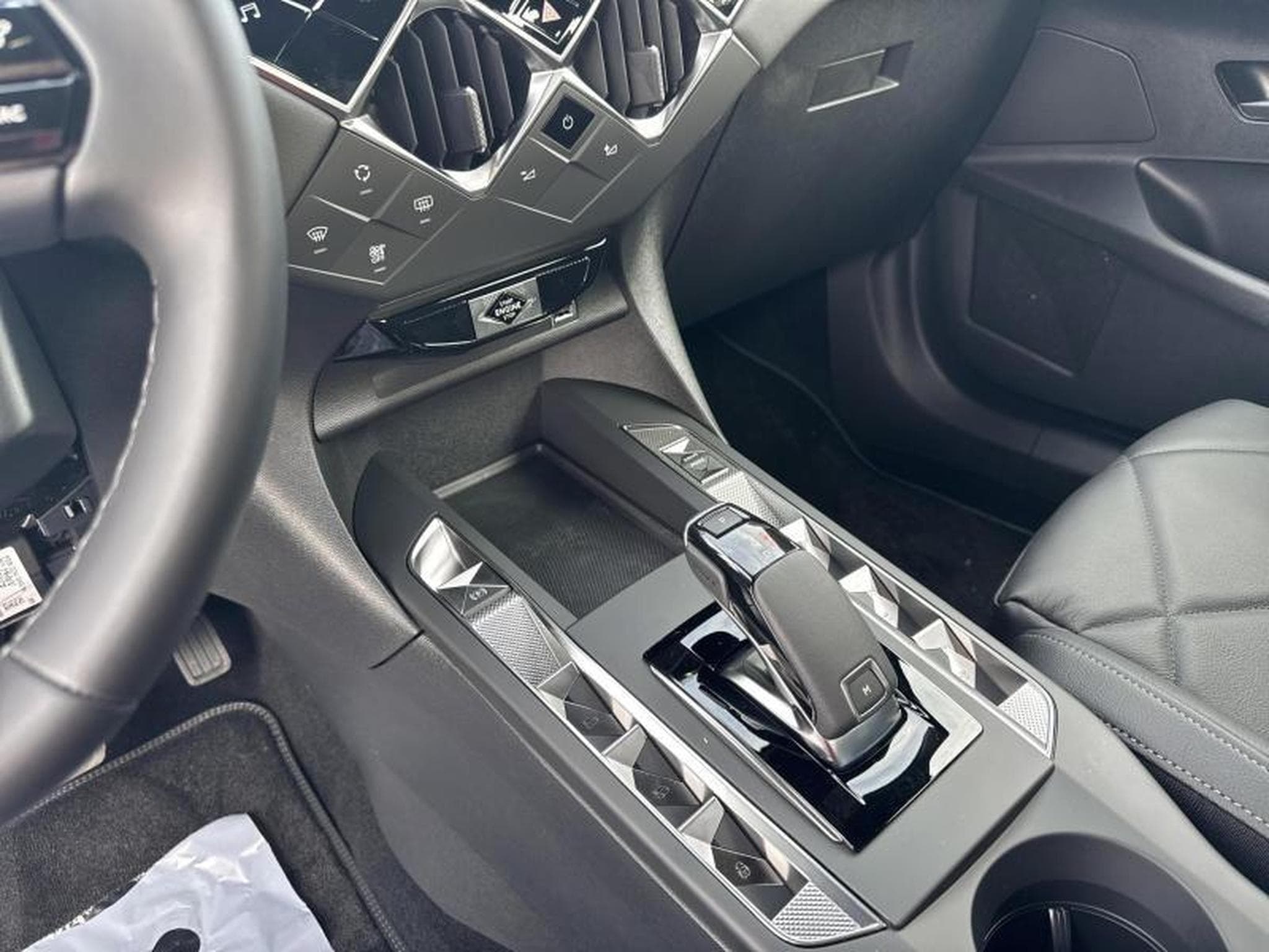 DS Automobiles DS3 Faubourg EAT8 (2022) - Photo 19