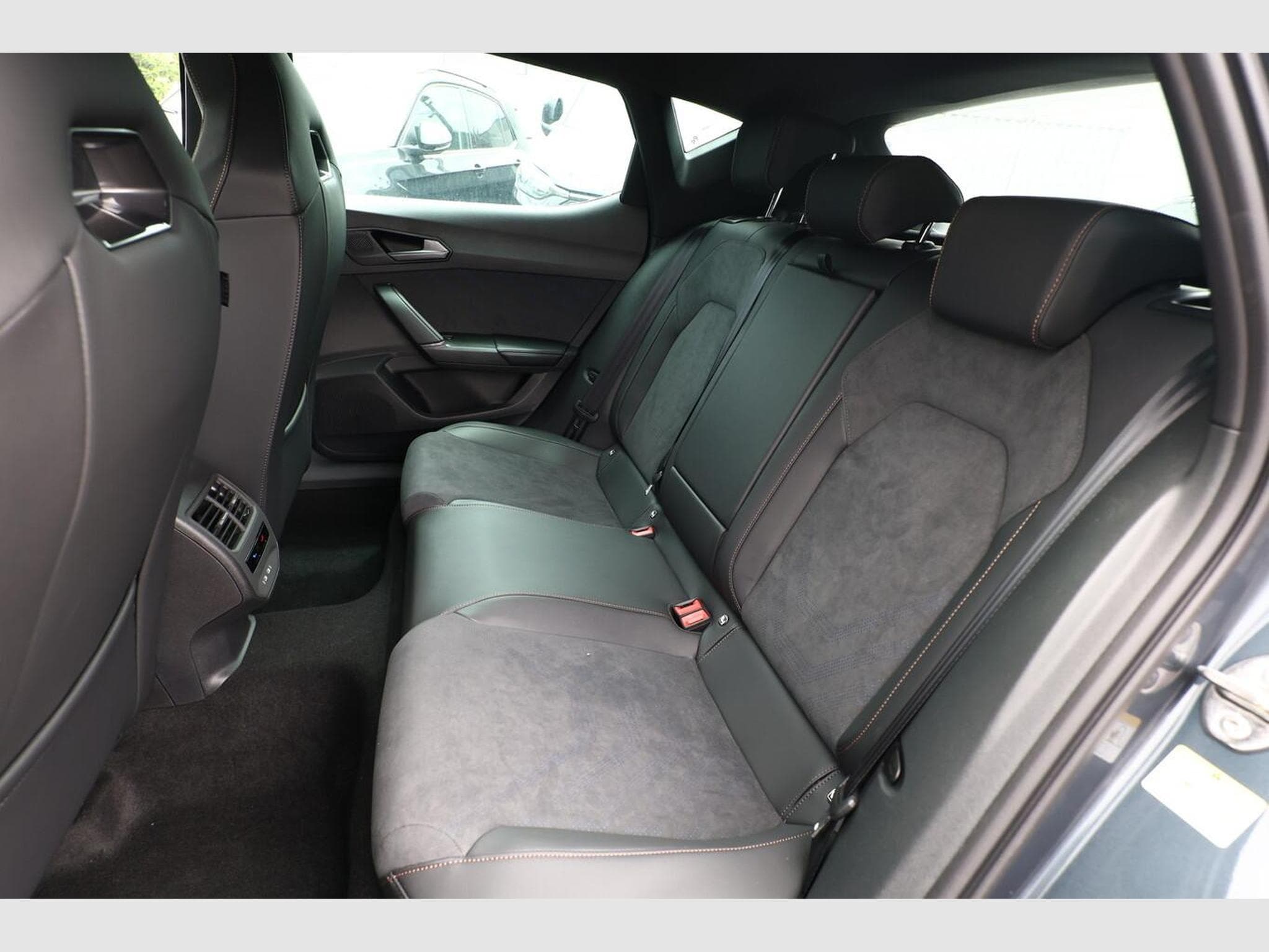 Cupra Leon DSG IntelliD Nav (2026) - Photo 10