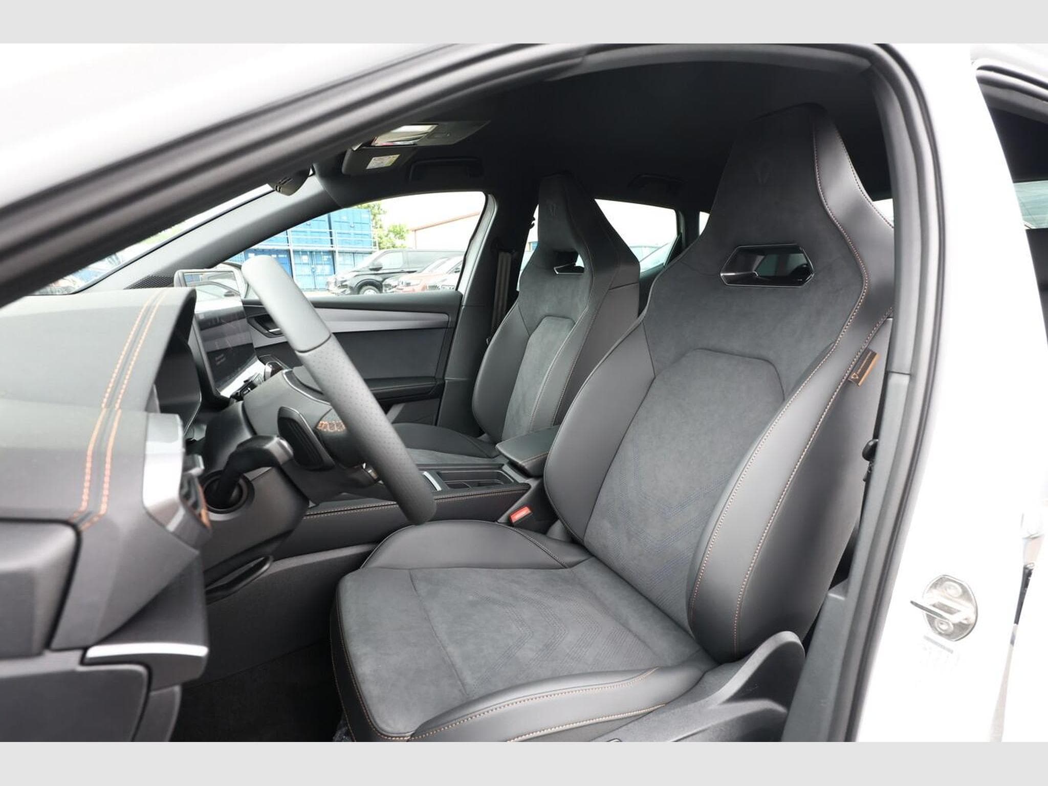 Cupra Leon DSG IntelliD Nav (2026) - Photo 6