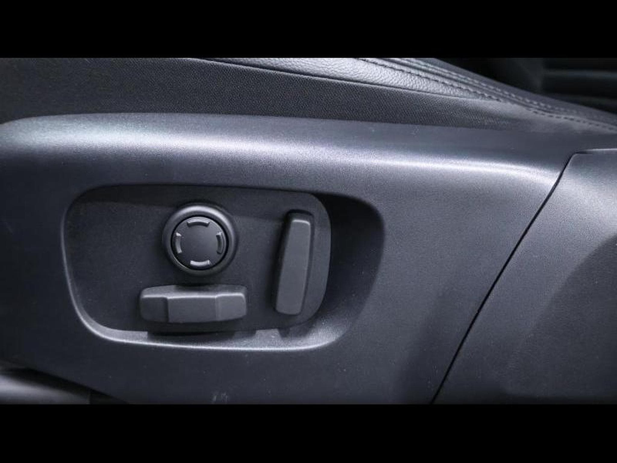 Land-Rover Discovery Sport D165 Dynamic S AWD Auto (2024) - Photo 25