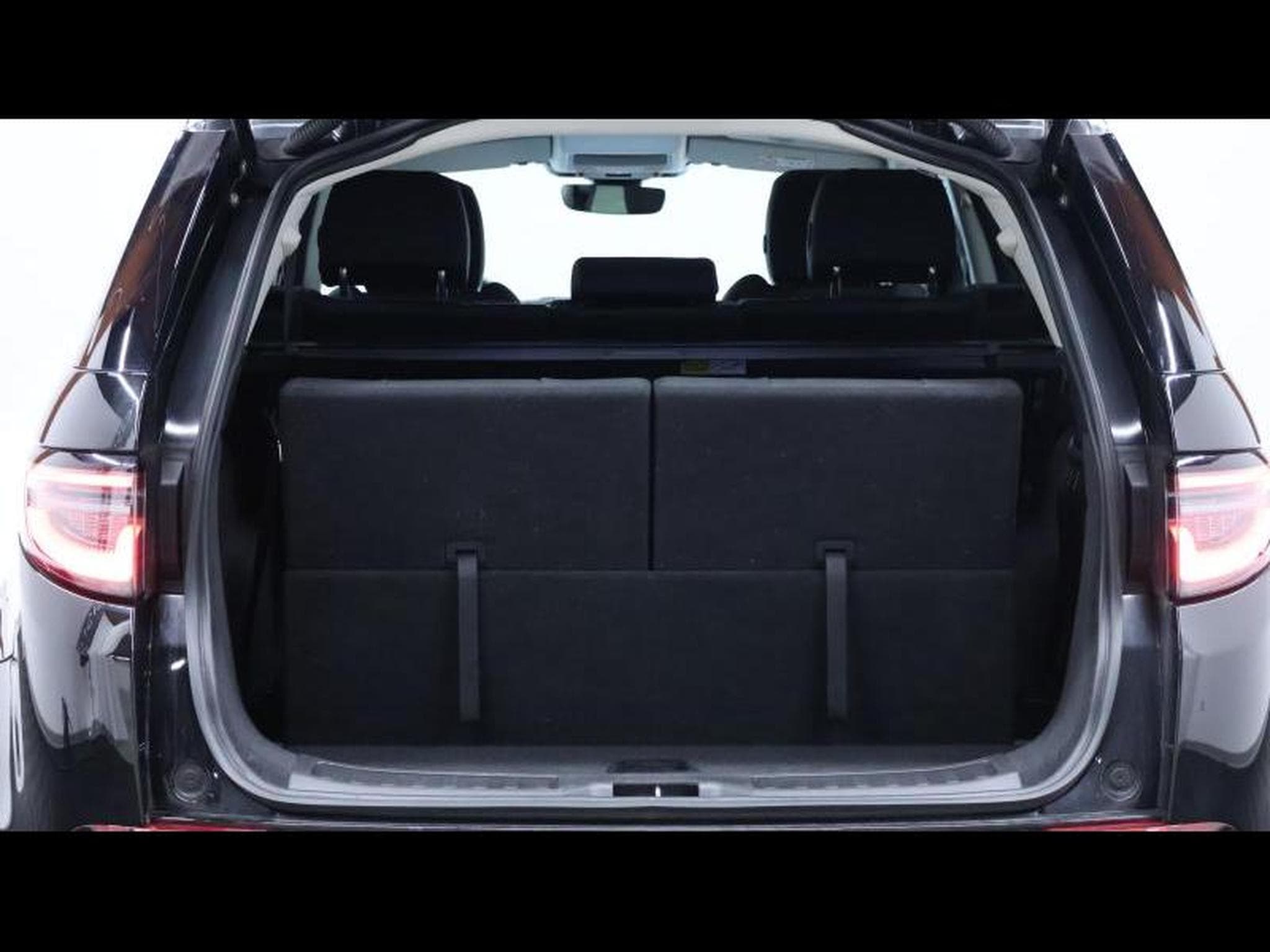 Land-Rover Discovery Sport D165 Dynamic S AWD Auto (2024) - Photo 8