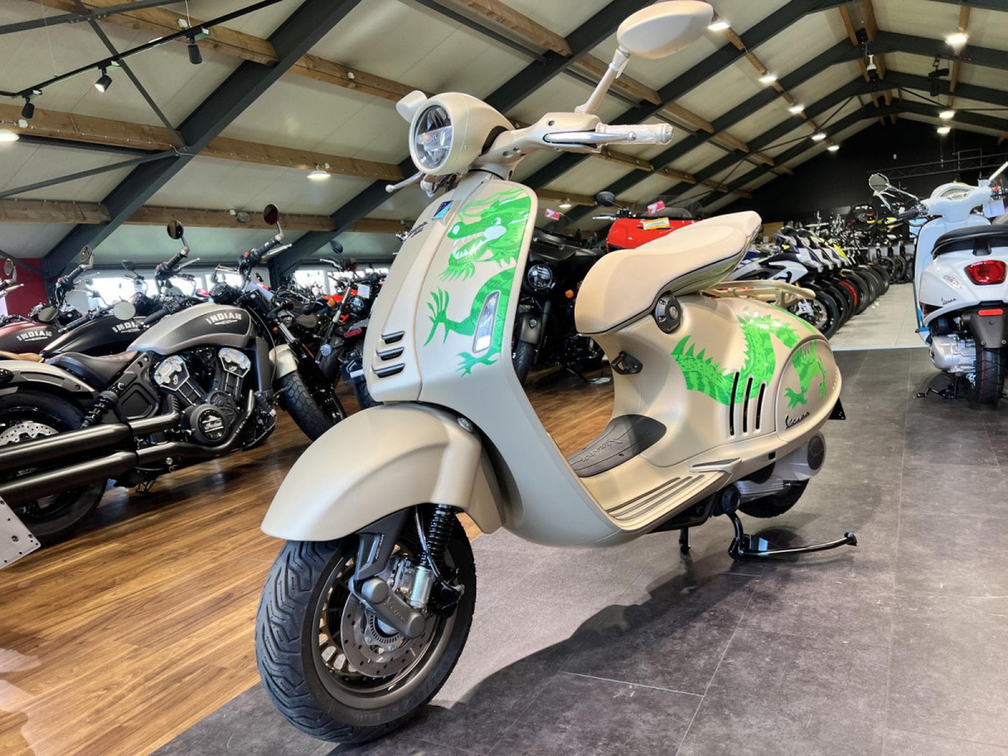 Vespa 946 DRAGON (2026) - Photo 9