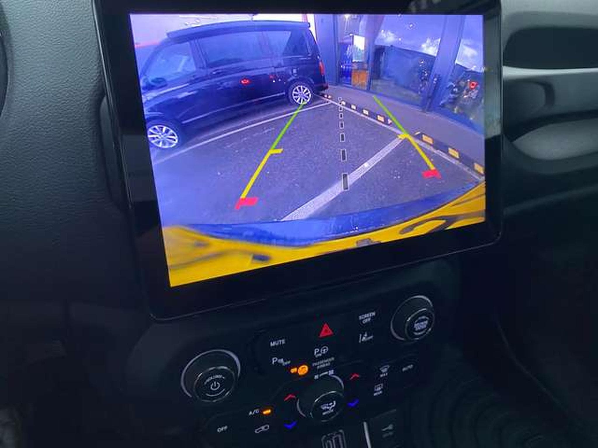 Jeep Renegade Renegade 1.4 E-HYBRID SUMMIT (2024) - Photo 11
