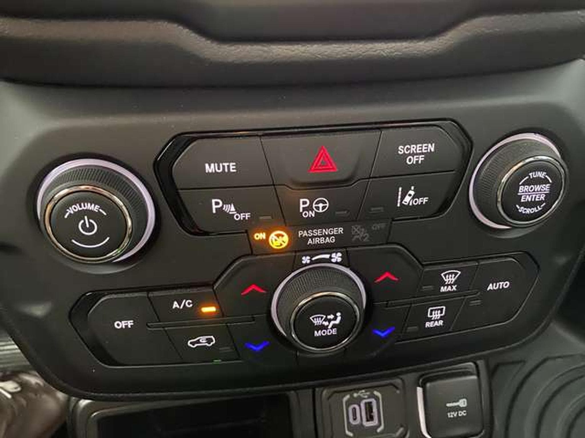 Jeep Renegade Renegade 1.4 E-HYBRID SUMMIT (2024) - Photo 13
